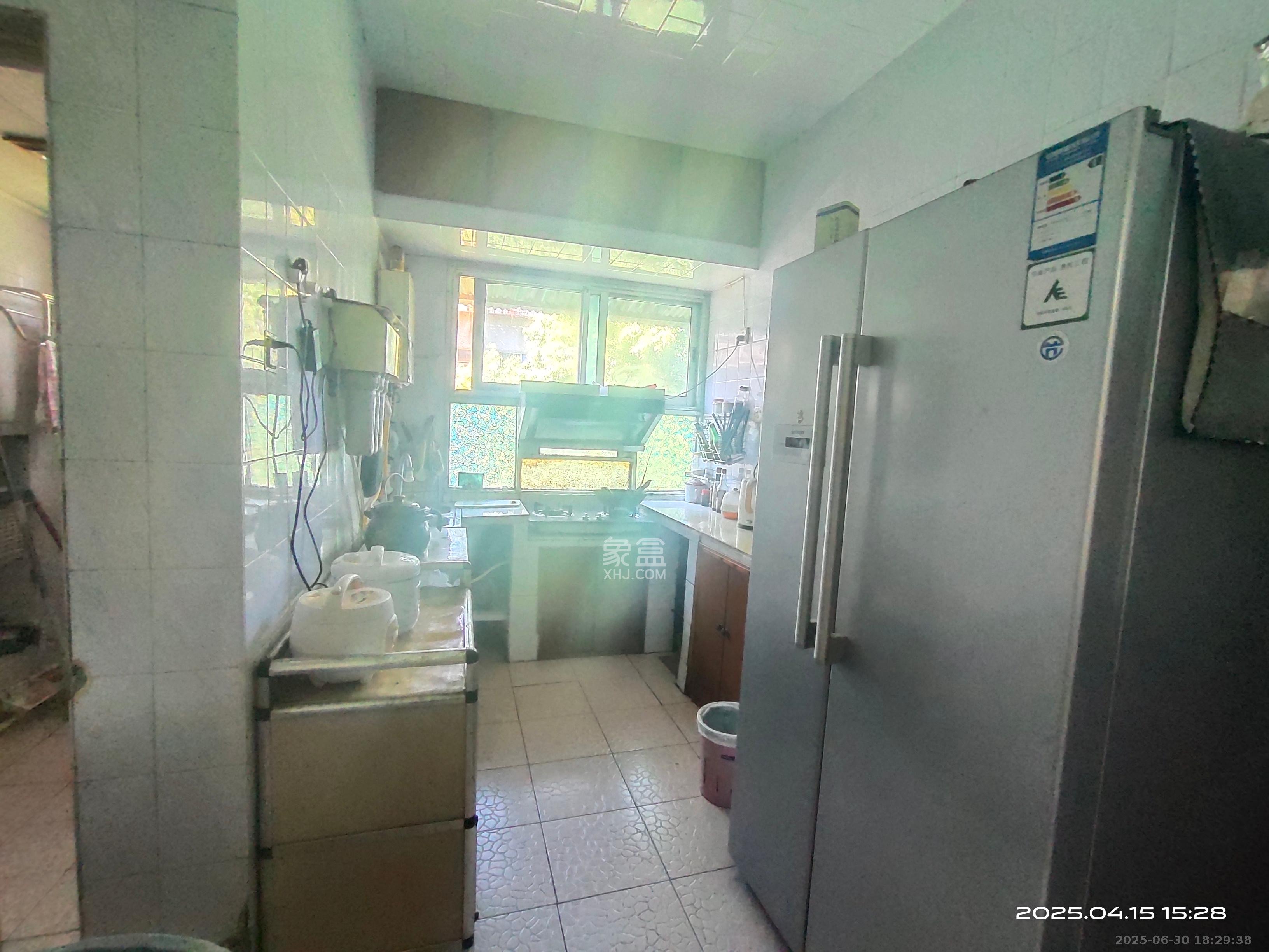 四星客车厂(四星小区) 3室2厅1卫 1500.0元/月 四星客车厂(四星小区) 3室2厅1卫 1500.0元/月室内图