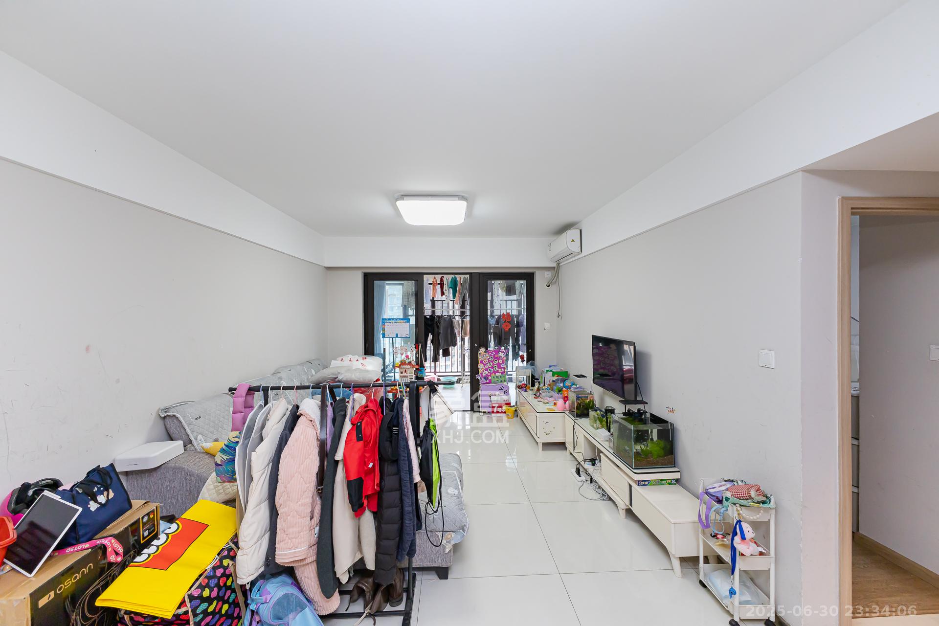 时代倾城三期 2室2厅1卫 67.5万 时代倾城三期 2室2厅1卫 67.5万客厅