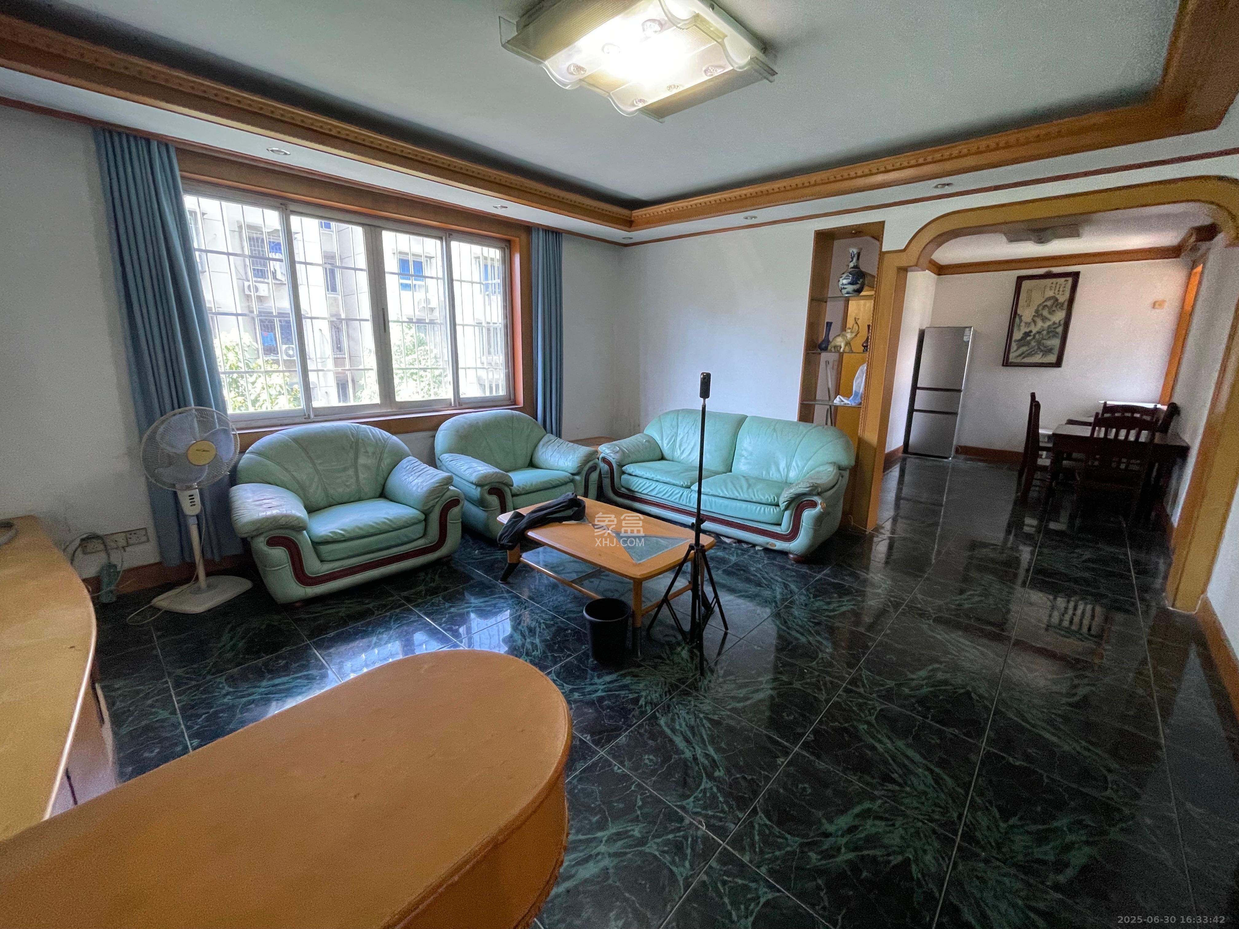 荷花园市直教师村（长沙市教育局直属教师二村）  3室2厅1卫   1900.00元/月