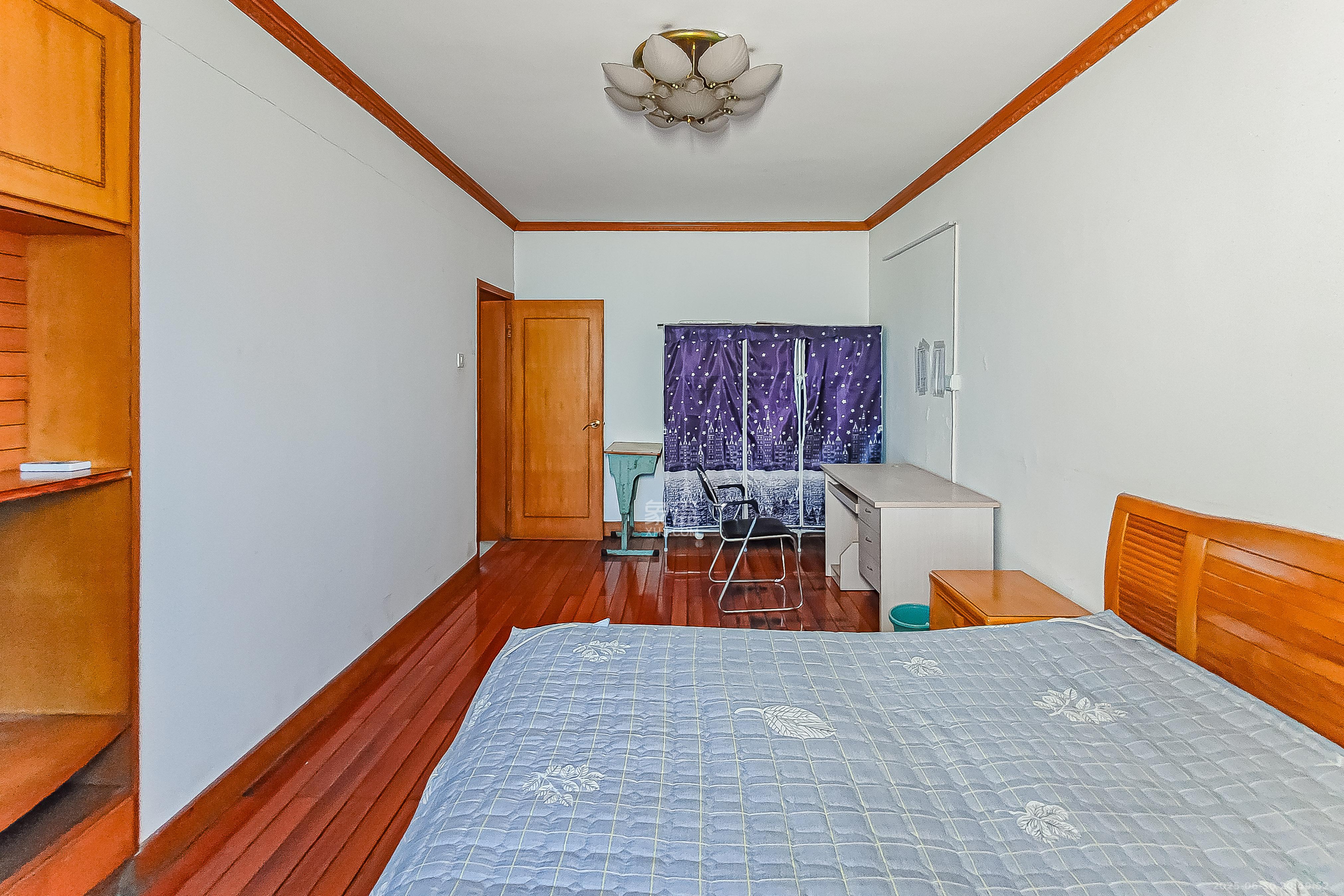 南方电信宿舍  2室2厅1卫    103.0万卧室