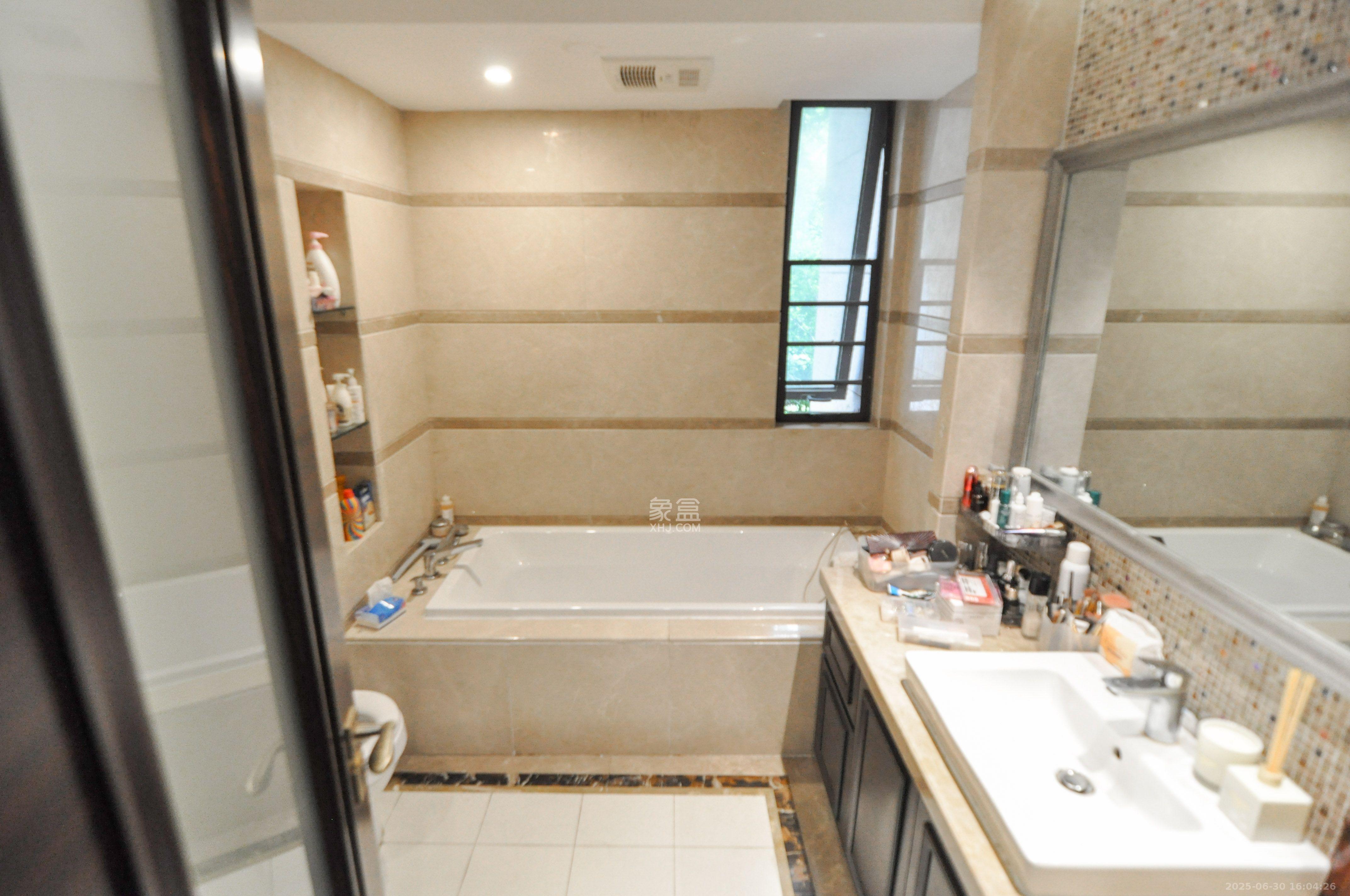 梅溪湖金茂府(金茂广场)(金茂览秀城)  4室2厅2卫    6000.0元/月 梅溪湖金茂府(金茂广场)(金茂览秀城)  4室2厅2卫    6000.0元/月室内图