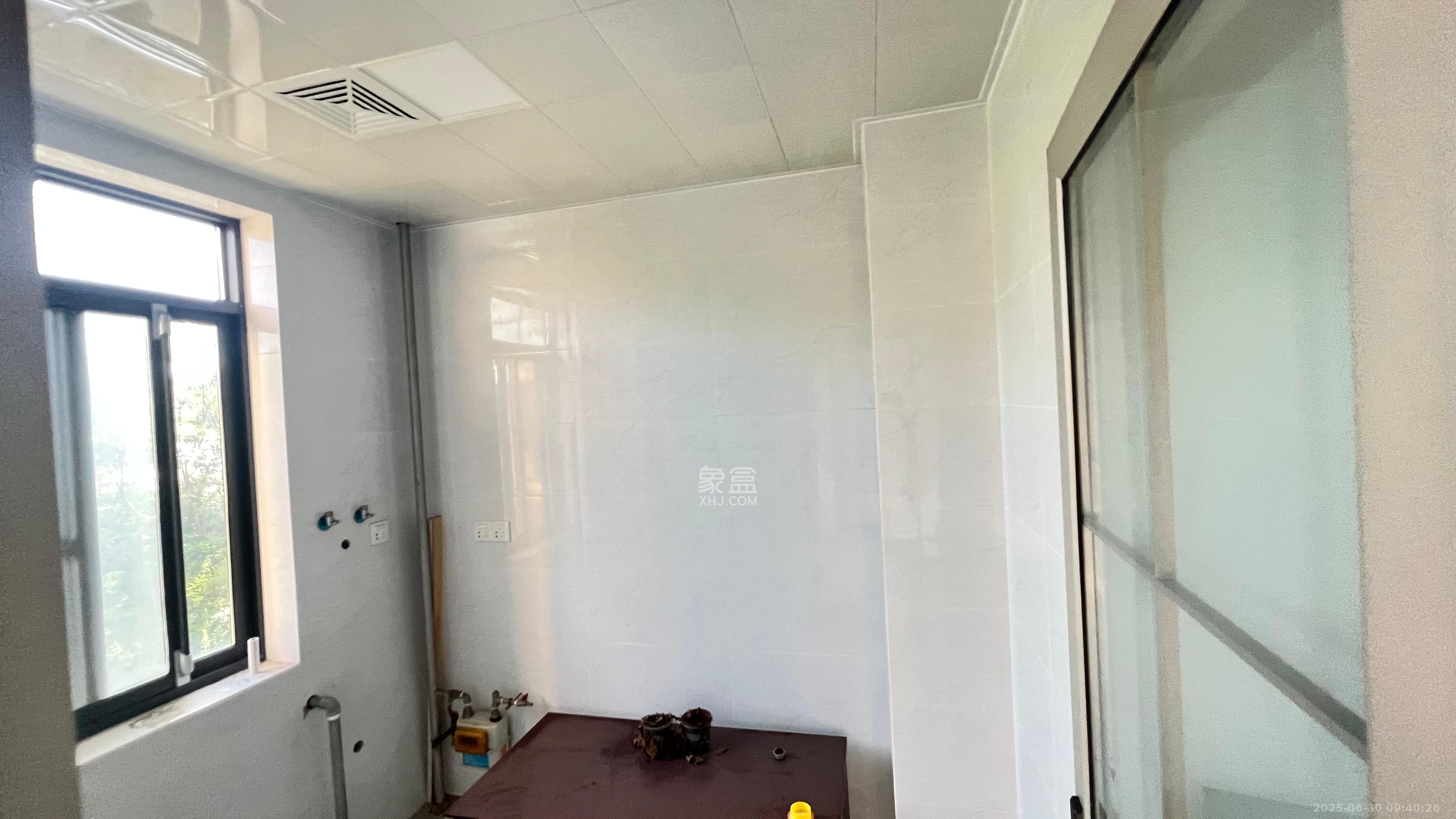 怡和山庄 3室2厅2卫 2300.0元/月 怡和山庄 3室2厅2卫 2300.0元/月室内图