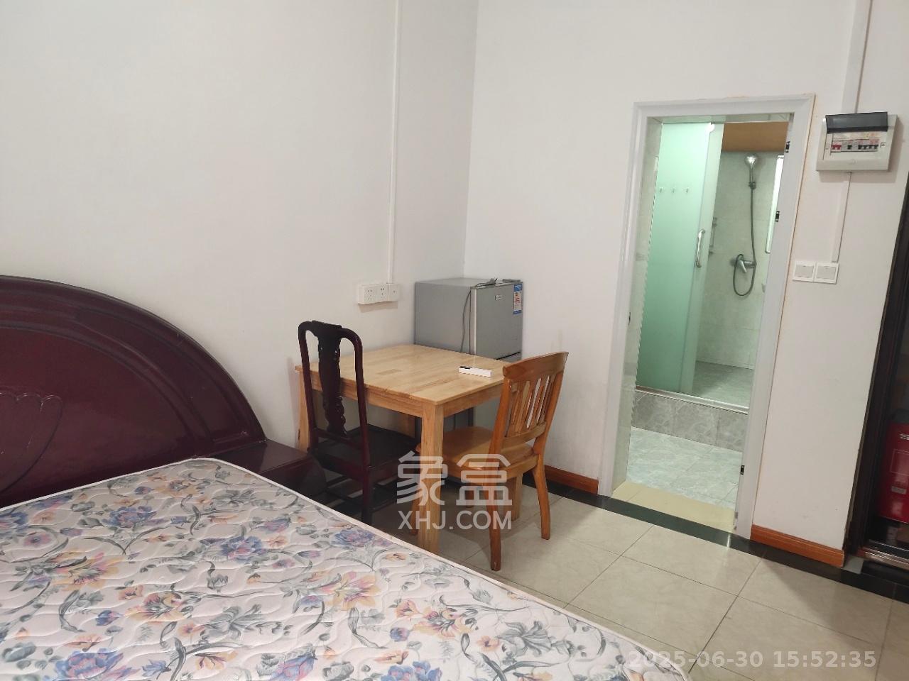 桔园小区1-8片 4室2厅2卫 3200.0元/月 桔园小区1-8片 4室2厅2卫 3200.0元/月室内图