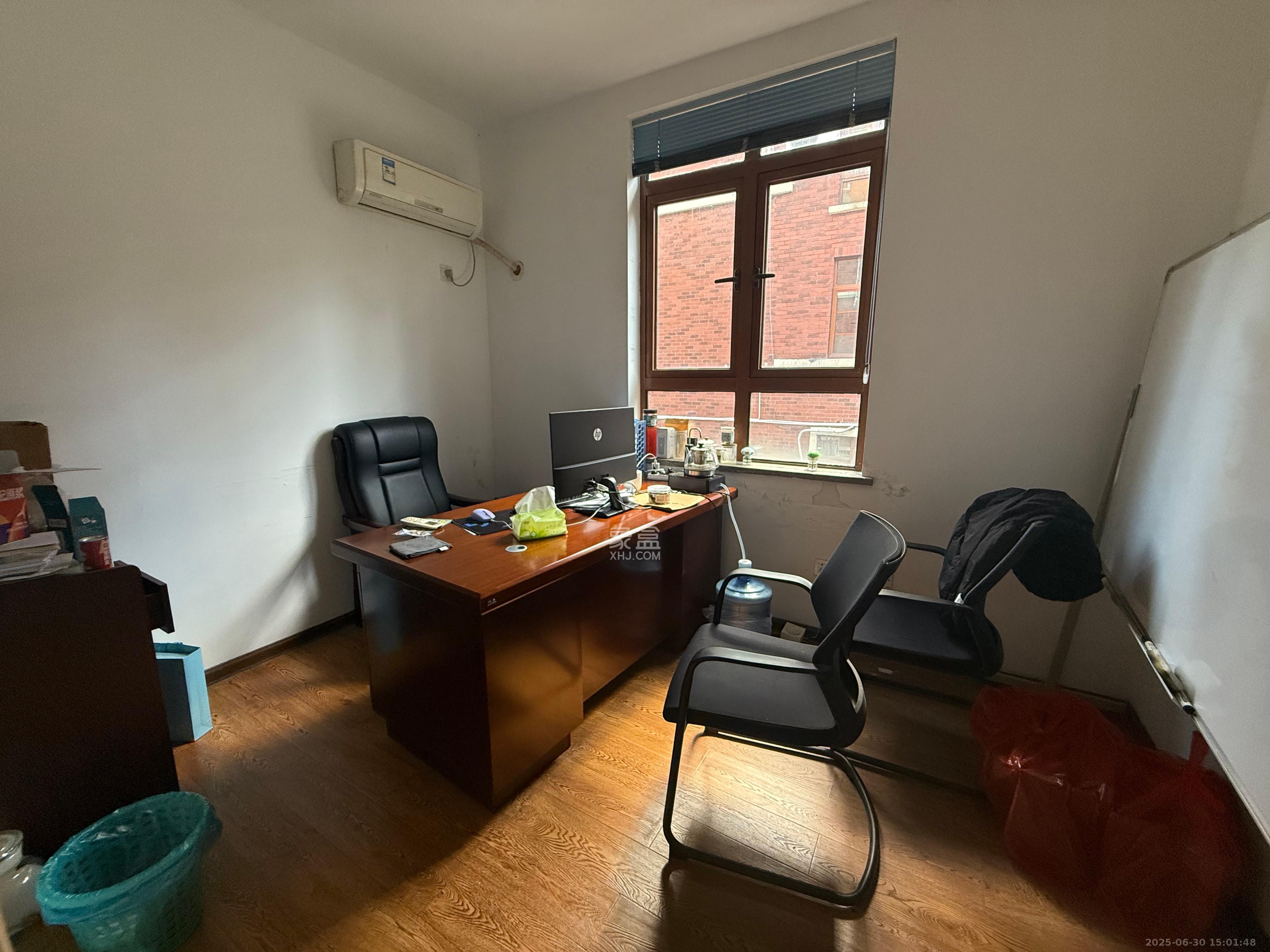 吉联小区(红墅湾)  6室2厅4卫    16000.0元/月 吉联小区(红墅湾)  6室2厅4卫    16000.0元/月室内图