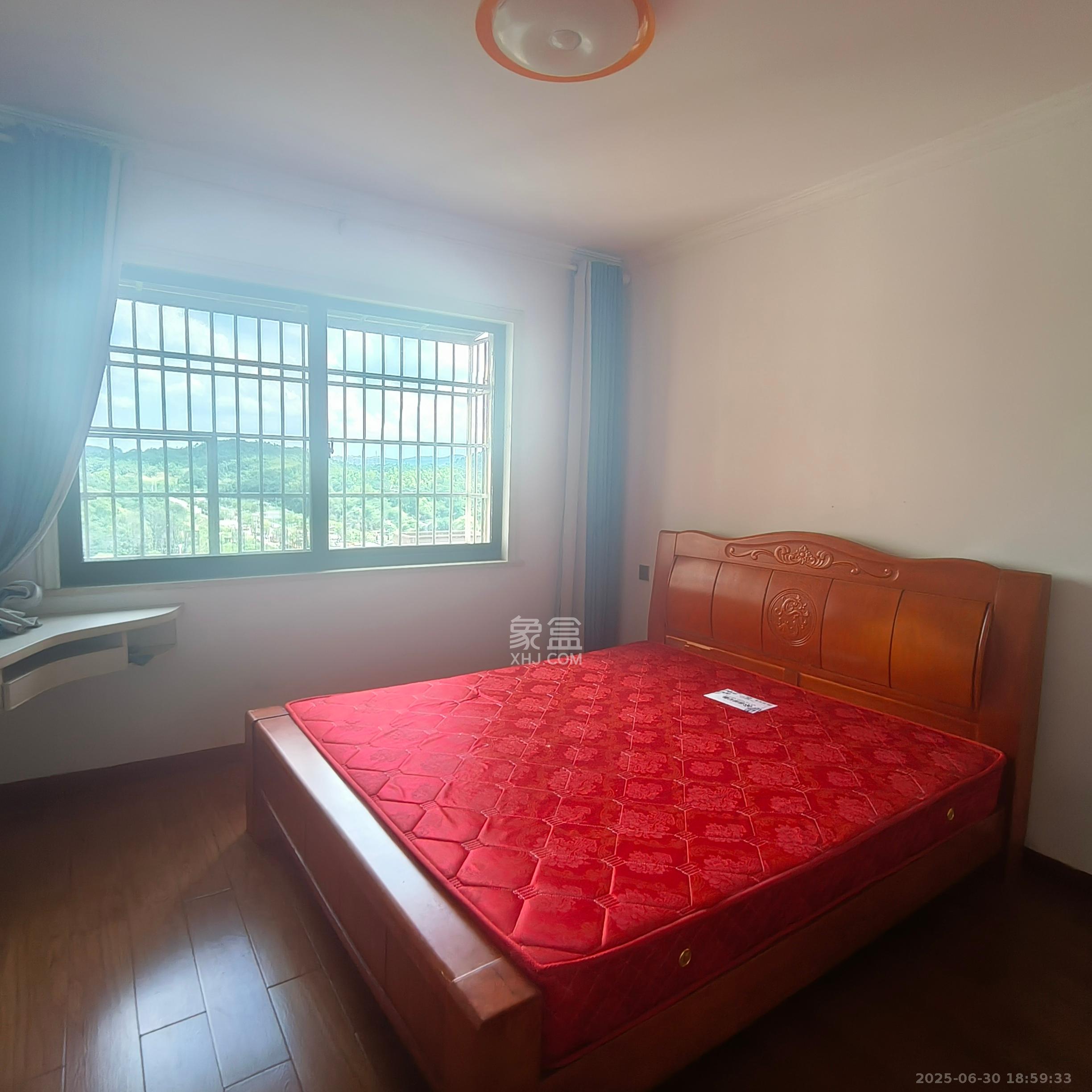 桥头家苑一期 4室2厅2卫 2400.0元/月 桥头家苑一期 4室2厅2卫 2400.0元/月室内图