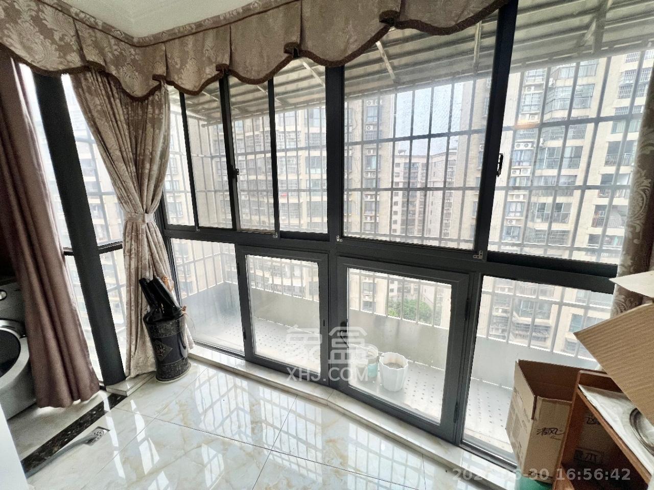 清政园(青政家园) 3室2厅2卫 2400.0元/月 清政园(青政家园) 3室2厅2卫 2400.0元/月室内图