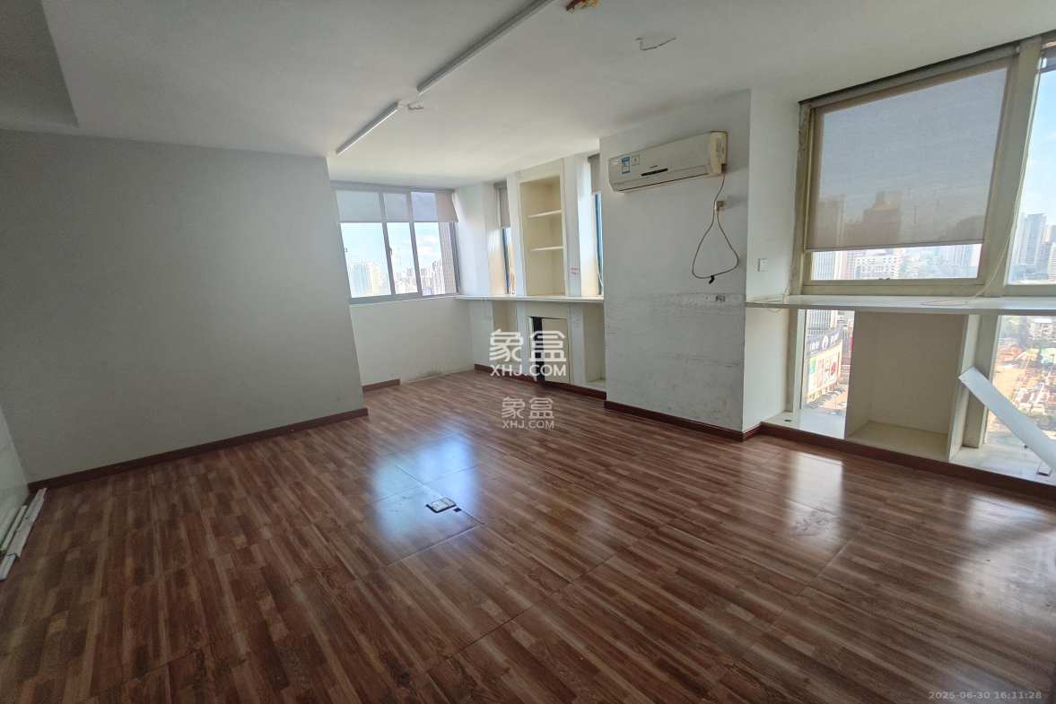 东一国际 1室1厅1卫 1800.0元/月 东一国际 1室1厅1卫 1800.0元/月室内图