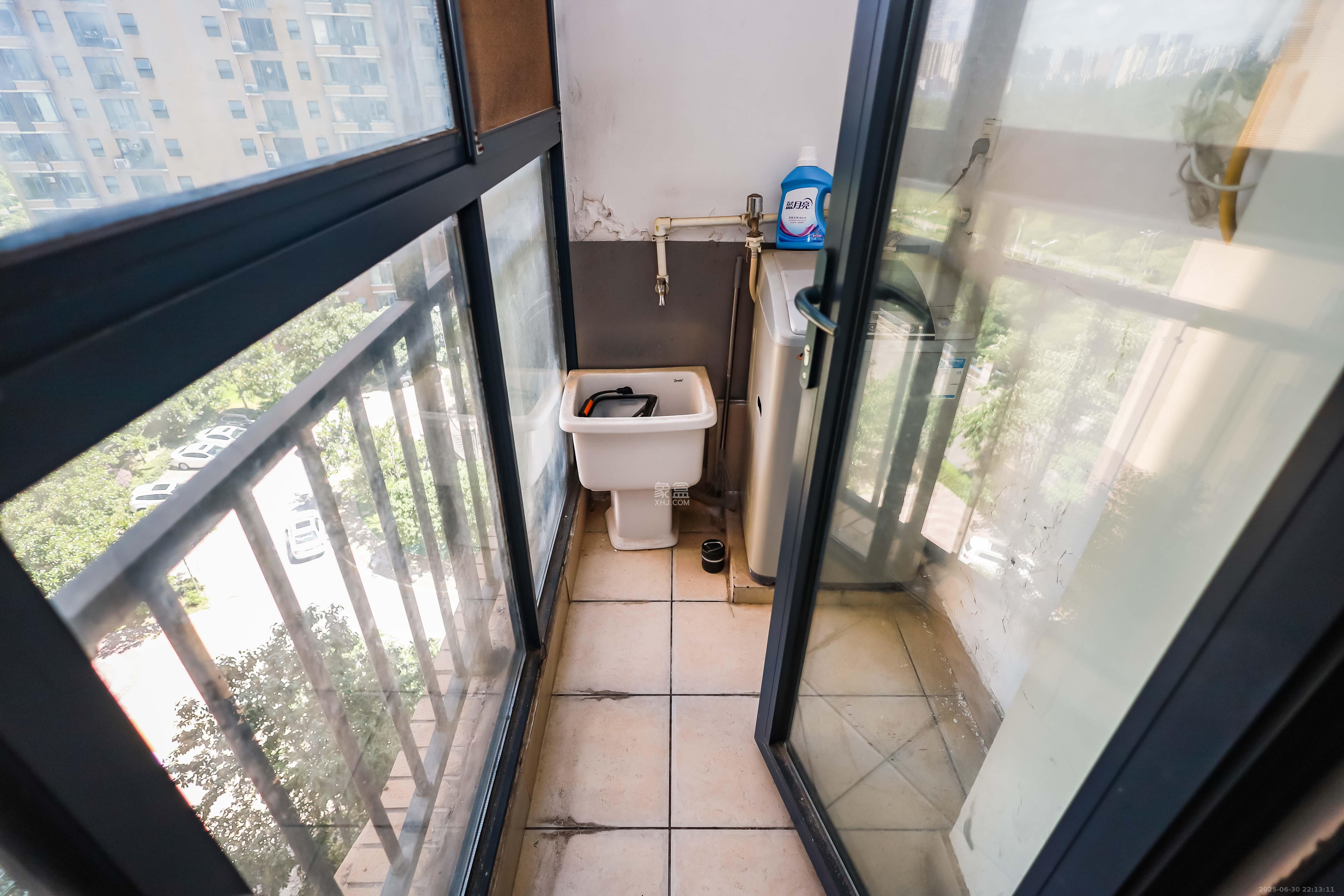 北京御园一二期(国泰嘉园) 3室2厅2卫 185.0万 北京御园一二期(国泰嘉园) 3室2厅2卫 185.0万阳台