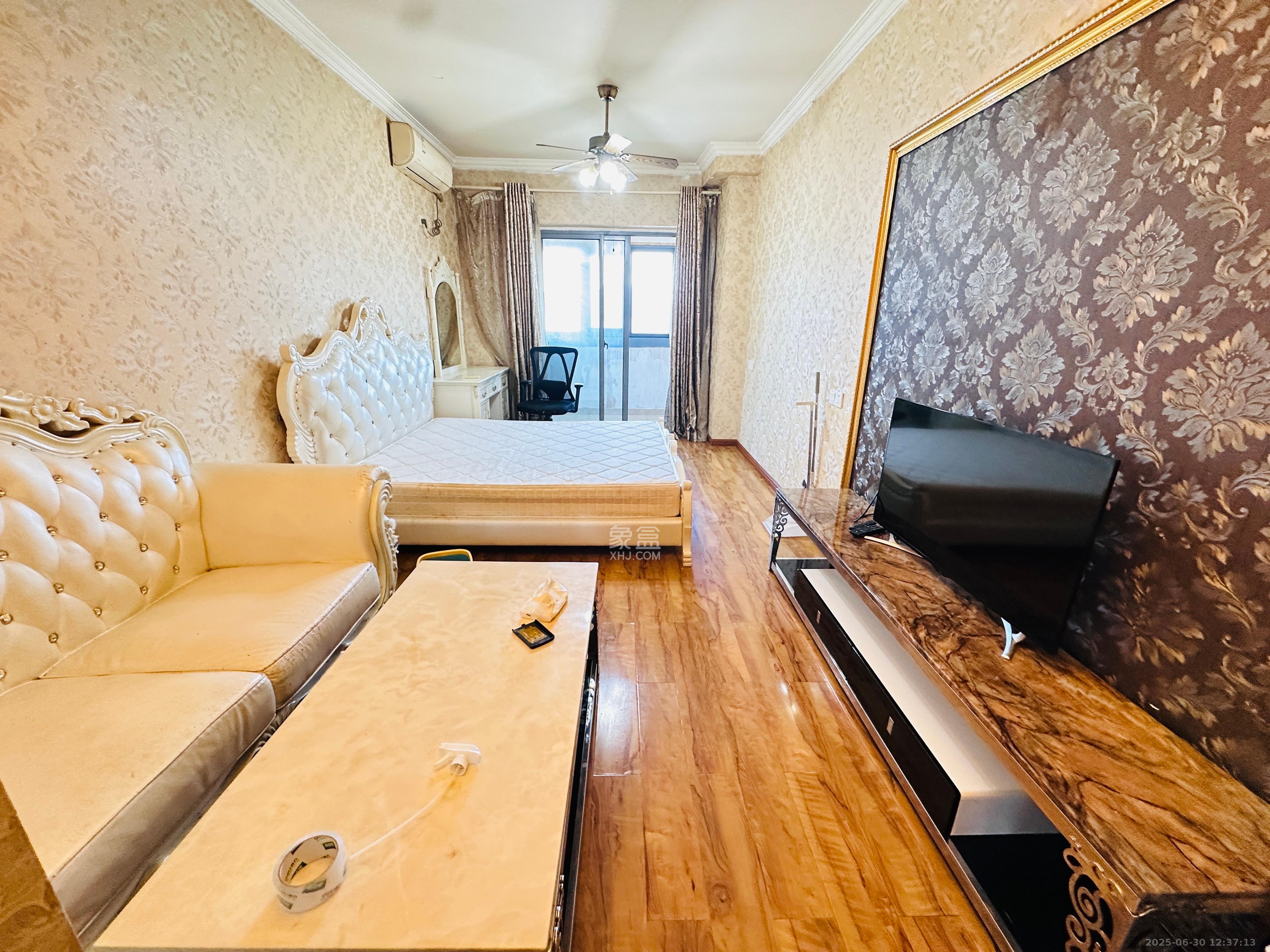 东怡外国(南湖一号) 1室1厅1卫 2500.0元/月 东怡外国(南湖一号) 1室1厅1卫 2500.0元/月室内图