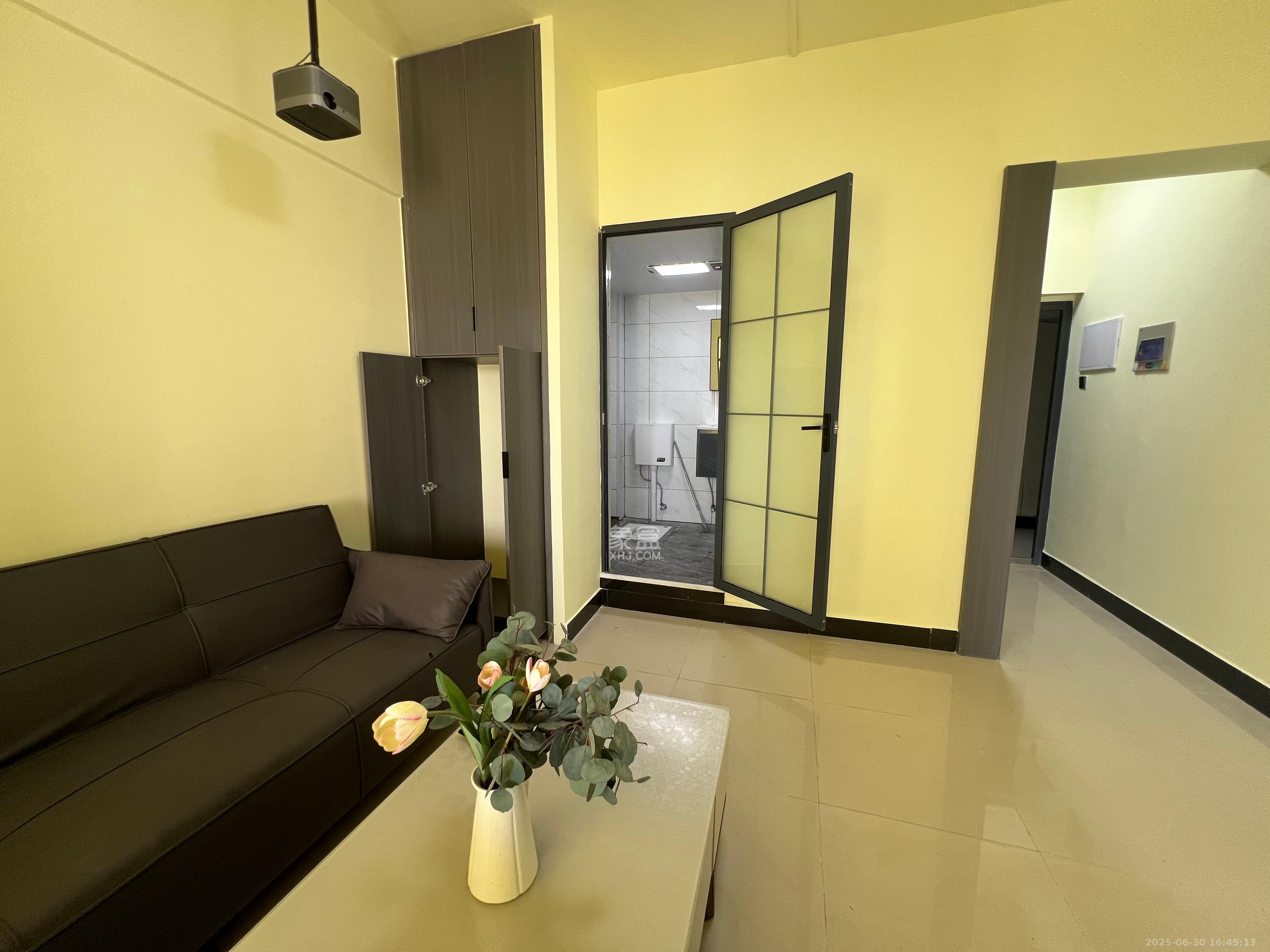 香槟小镇(香槟花苑) 1室1厅1卫 1500.0元/月 香槟小镇(香槟花苑) 1室1厅1卫 1500.0元/月室内图