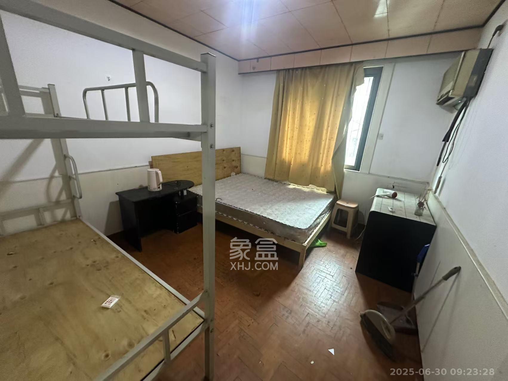 向韶村 3室1厅1卫 1400.0元/月 向韶村 3室1厅1卫 1400.0元/月室内图