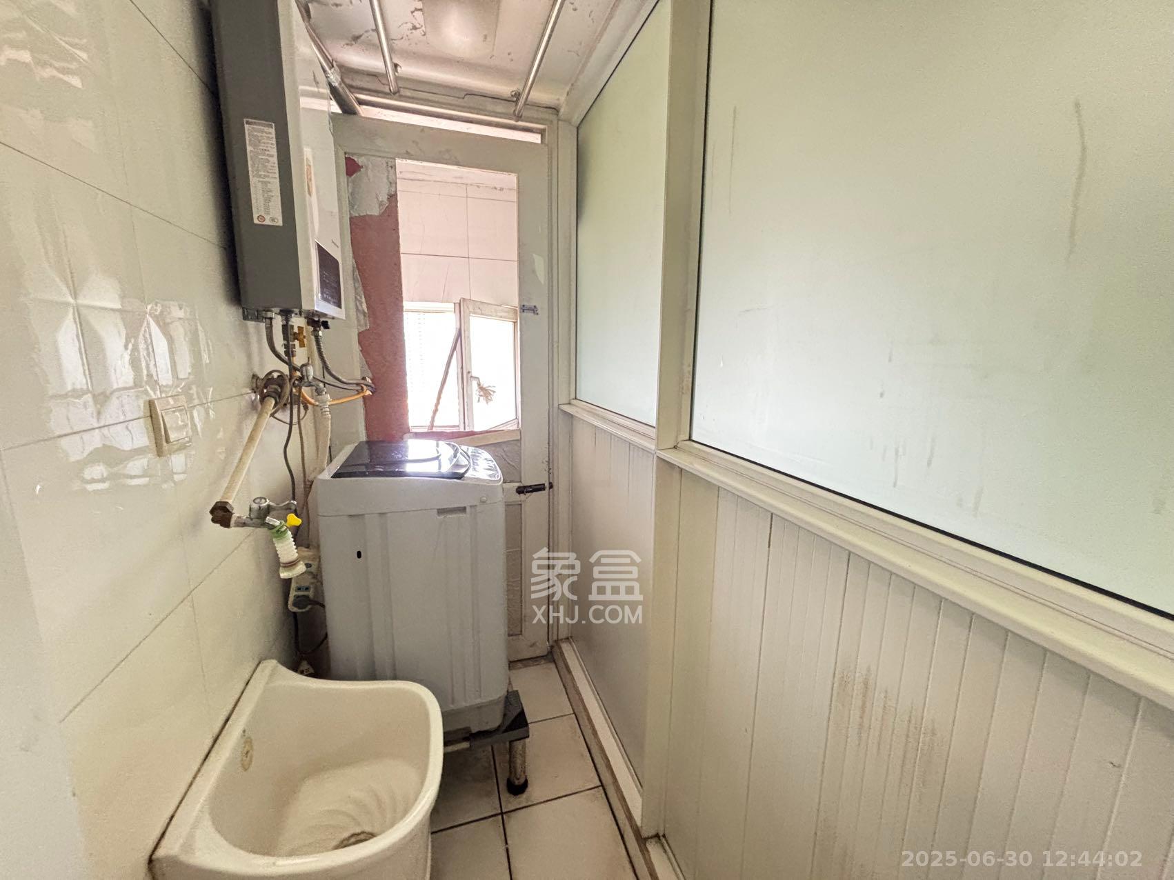 他城（天鸿时代公寓）  1室1厅1卫   1600.00元/月室内图