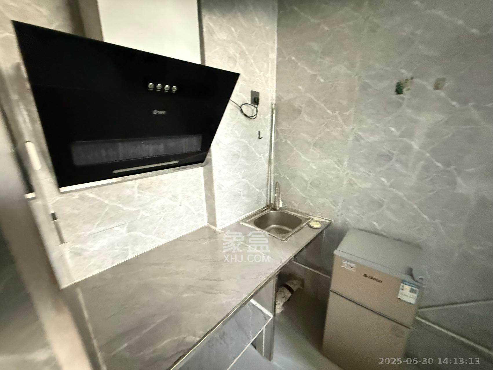 水岸世景  1室1厅1卫    830.0元/月室内图