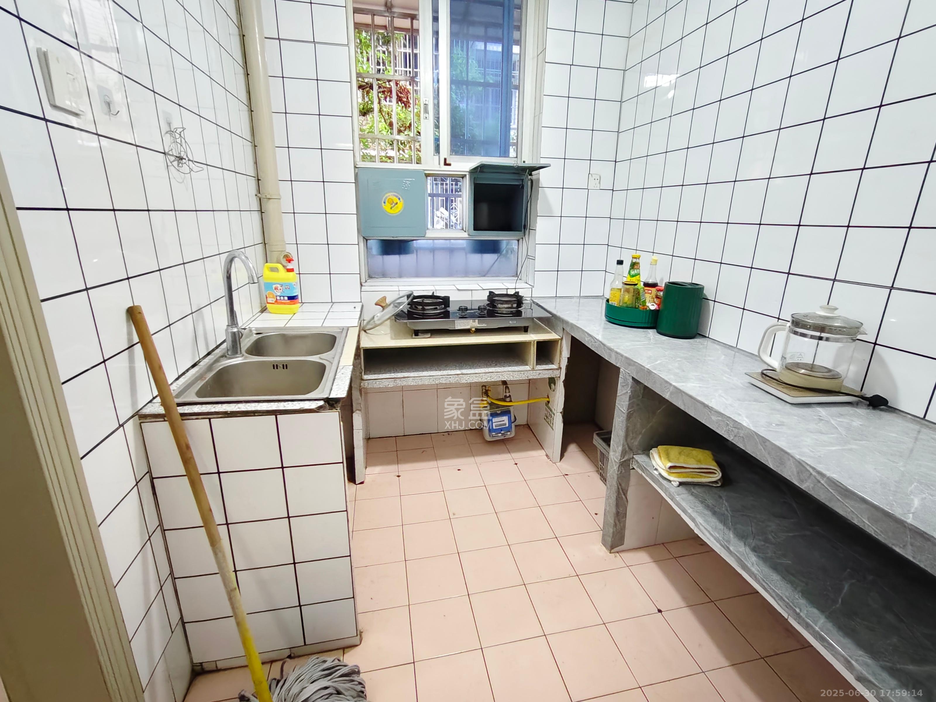 马王堆陶瓷城新合区  2室2厅1卫    2200.0元/月 马王堆陶瓷城新合区  2室2厅1卫    2200.0元/月室内图