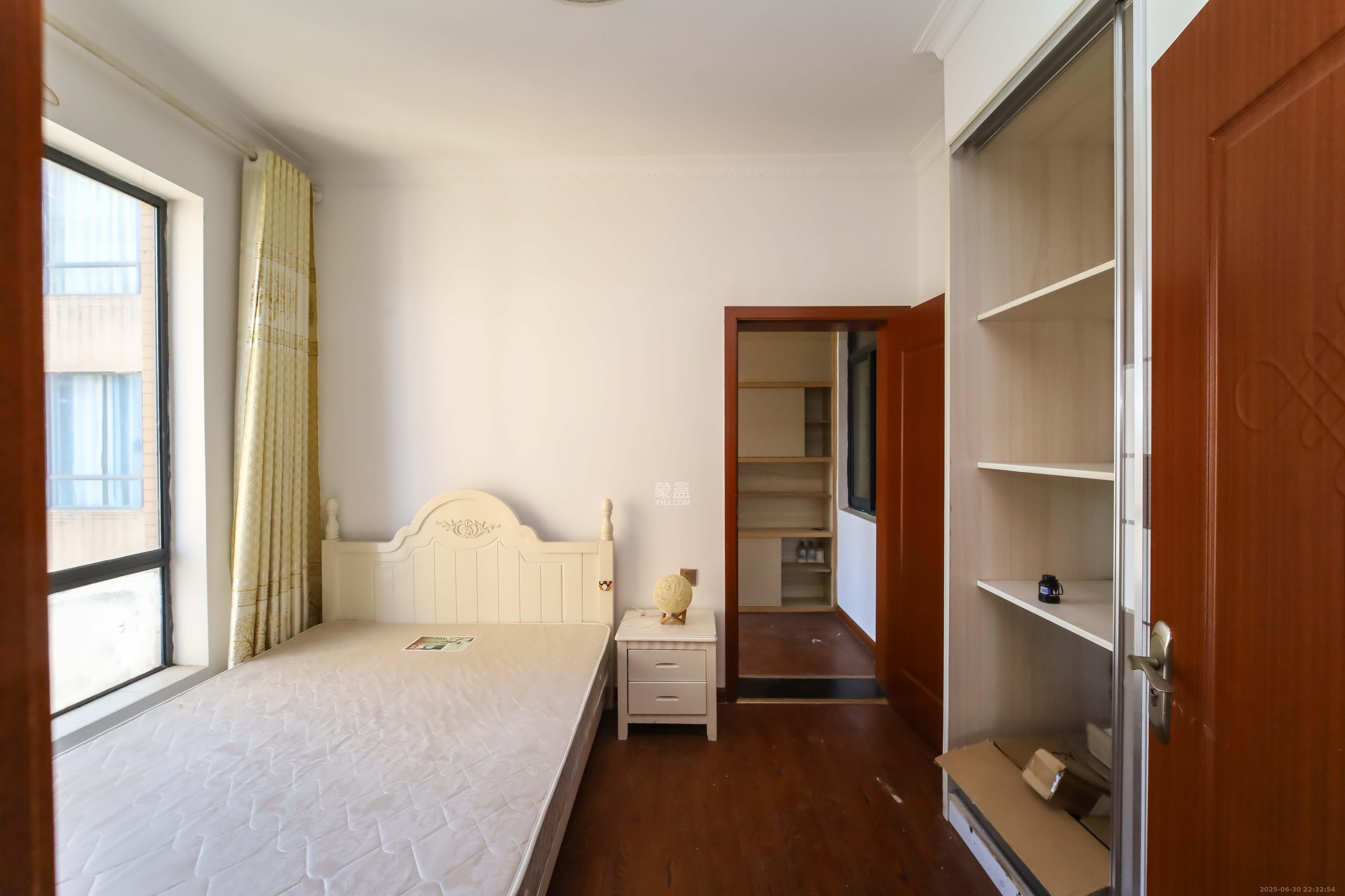 江河双水湾 2室2厅1卫 78.0万 江河双水湾 2室2厅1卫 78.0万卧室