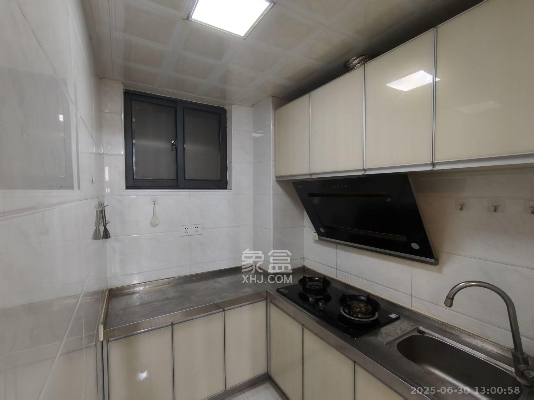 剑桥名门  2室1厅1卫    1600.0元/月室内图