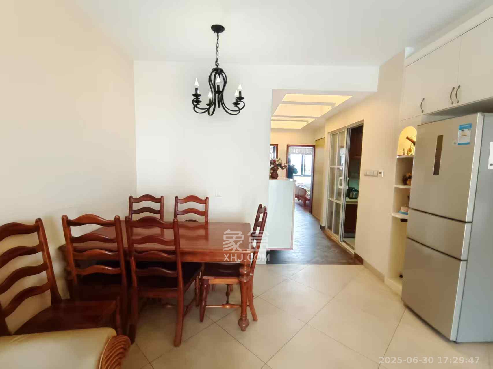 阳光100三期 3室2厅2卫 2900.0元/月 阳光100三期 3室2厅2卫 2900.0元/月室内图