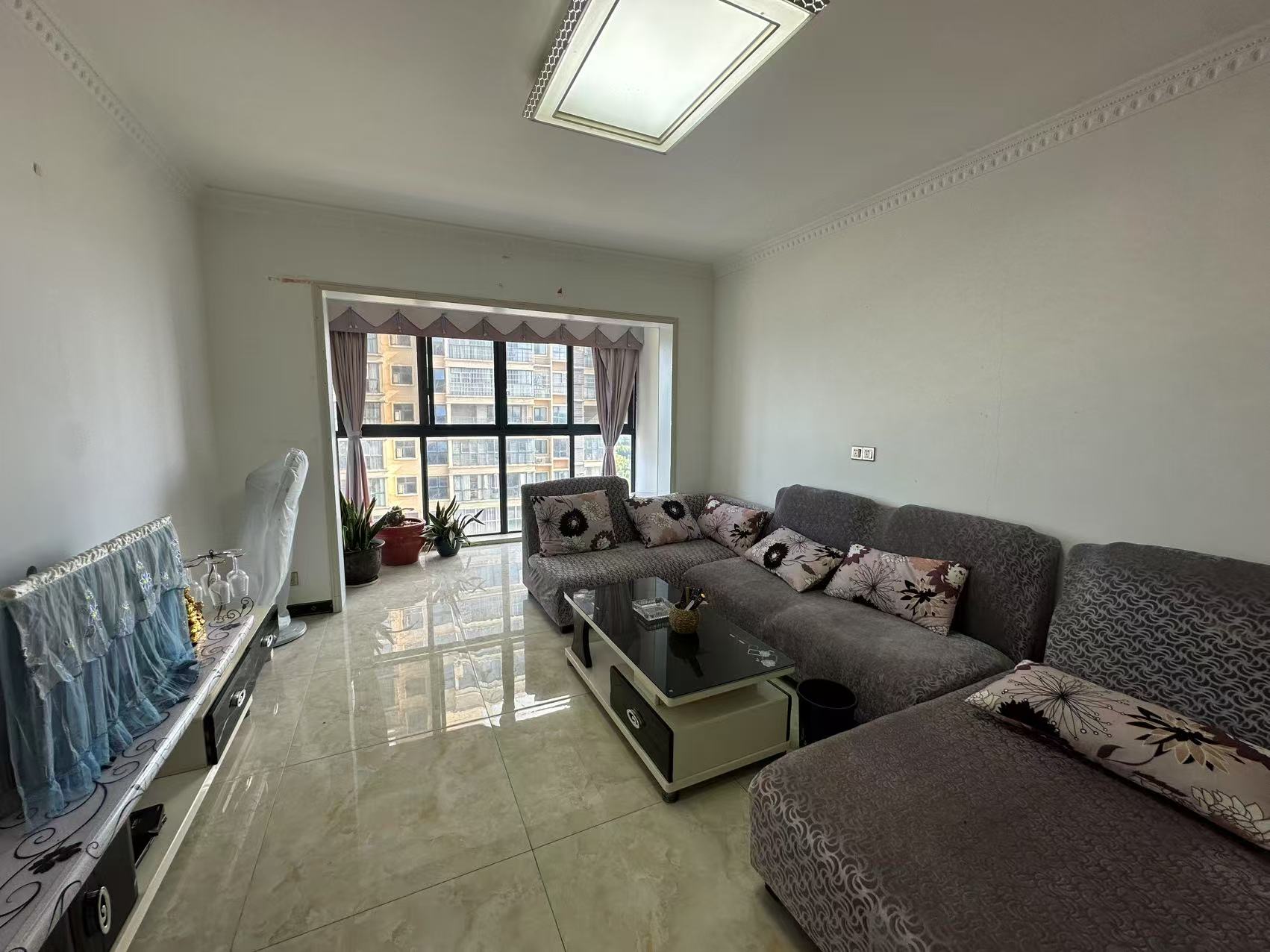 富兴嘉城 3室2厅1卫 1500.0元/月 富兴嘉城 3室2厅1卫 1500.0元/月室内图