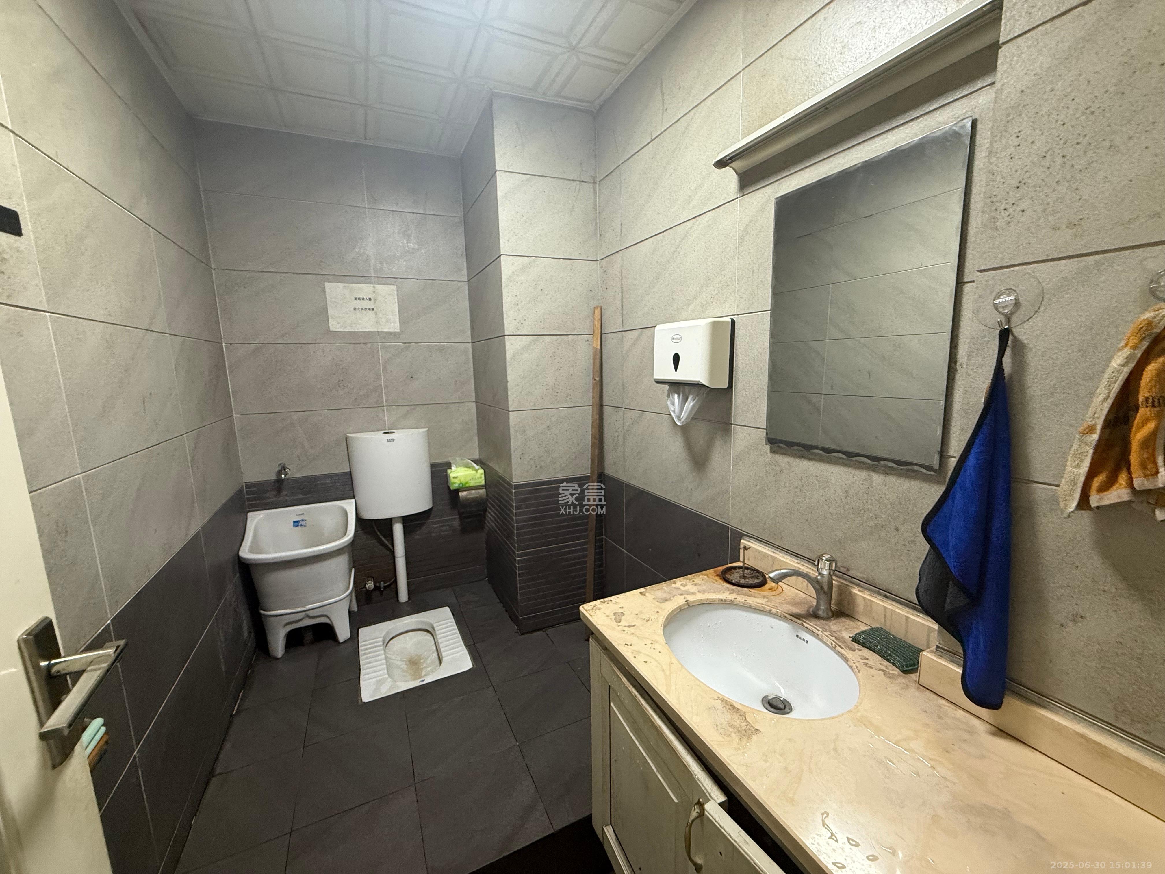 吉联小区(红墅湾)  6室2厅4卫    16000.0元/月 吉联小区(红墅湾)  6室2厅4卫    16000.0元/月室内图