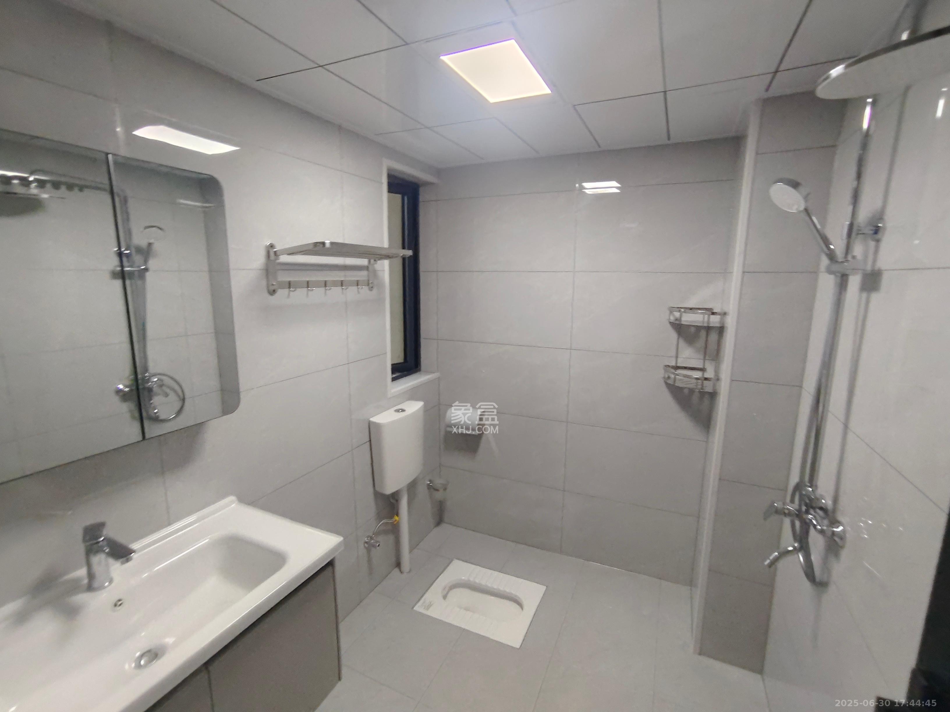 惟智园安置小区 3室2厅1卫 2900.0元/月 惟智园安置小区 3室2厅1卫 2900.0元/月室内图