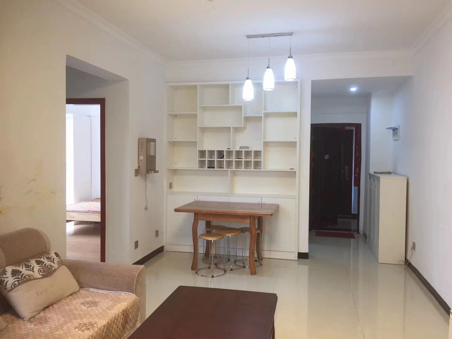 盛世时代广场  2室1厅1卫    2000.0元/月 盛世时代广场  2室1厅1卫    2000.0元/月室内图