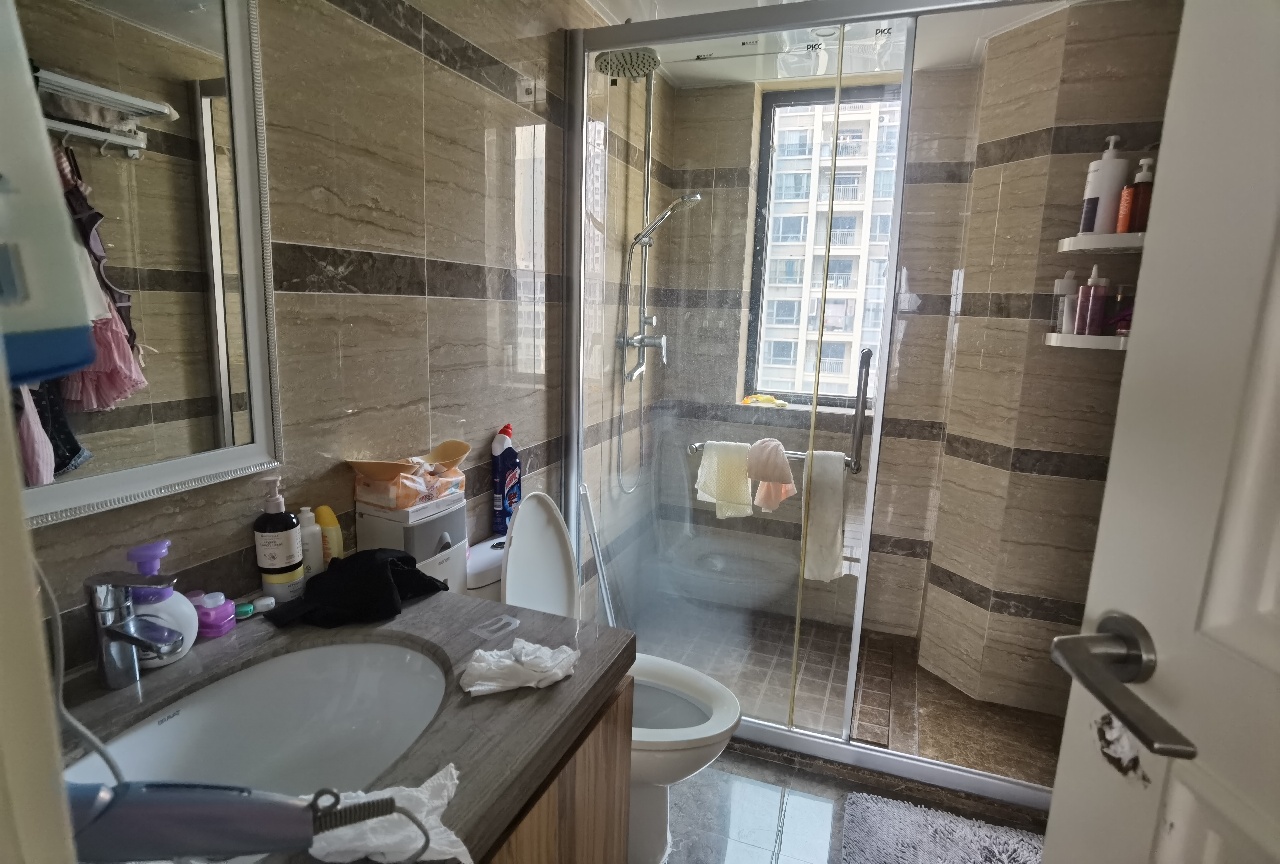 置地御海公馆  4室2厅2卫    160.0万 置地御海公馆  4室2厅2卫    160.0万室内图