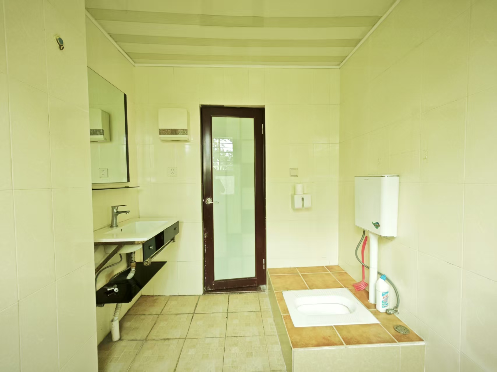 河琴湾温泉别墅 9室3厅4卫 20000.0元/月 河琴湾温泉别墅 9室3厅4卫 20000.0元/月室内图