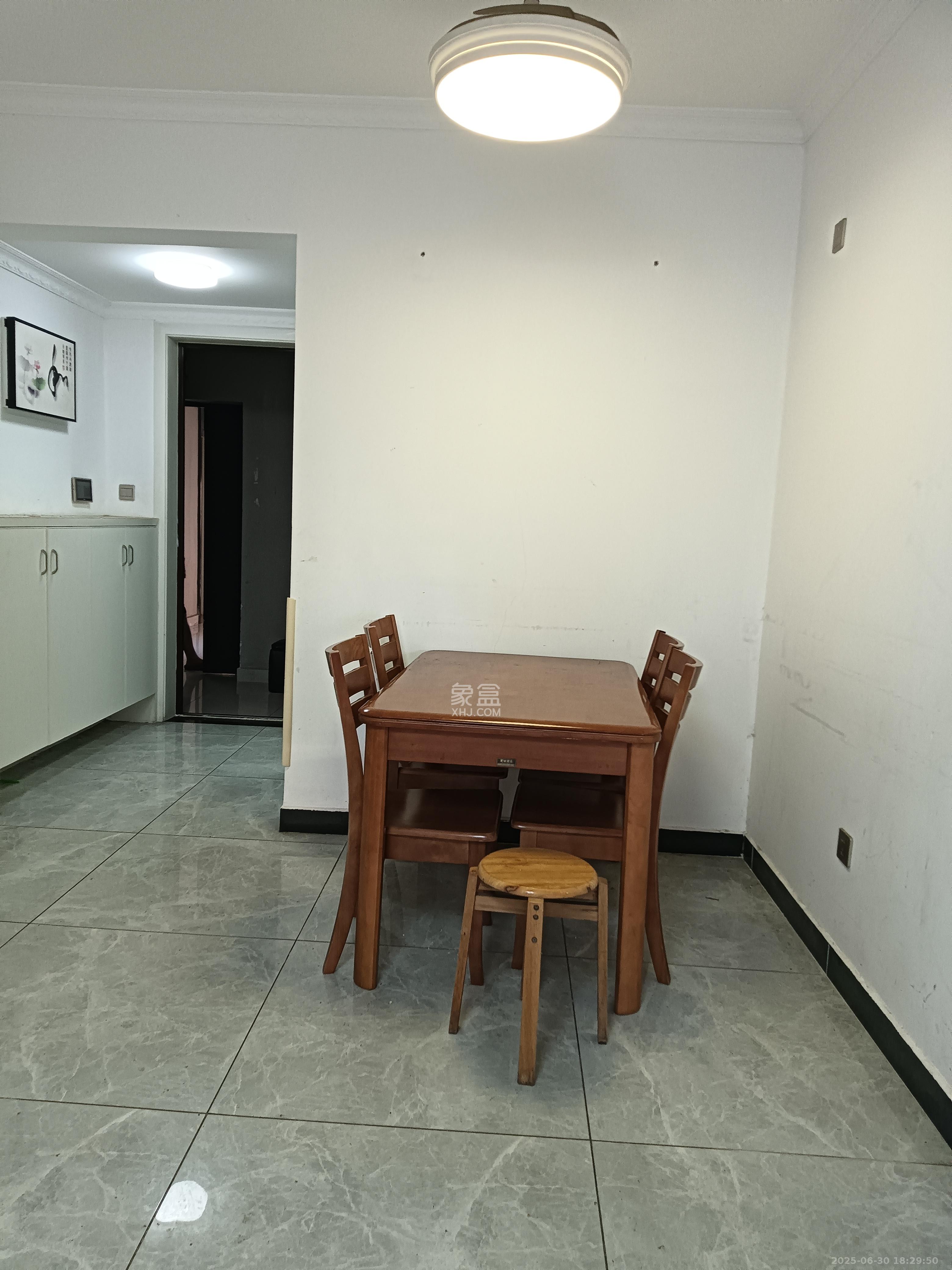 汇金城/嘉华城(二期、三期) 2室1厅1卫 2500.0元/月 汇金城/嘉华城(二期、三期) 2室1厅1卫 2500.0元/月室内图