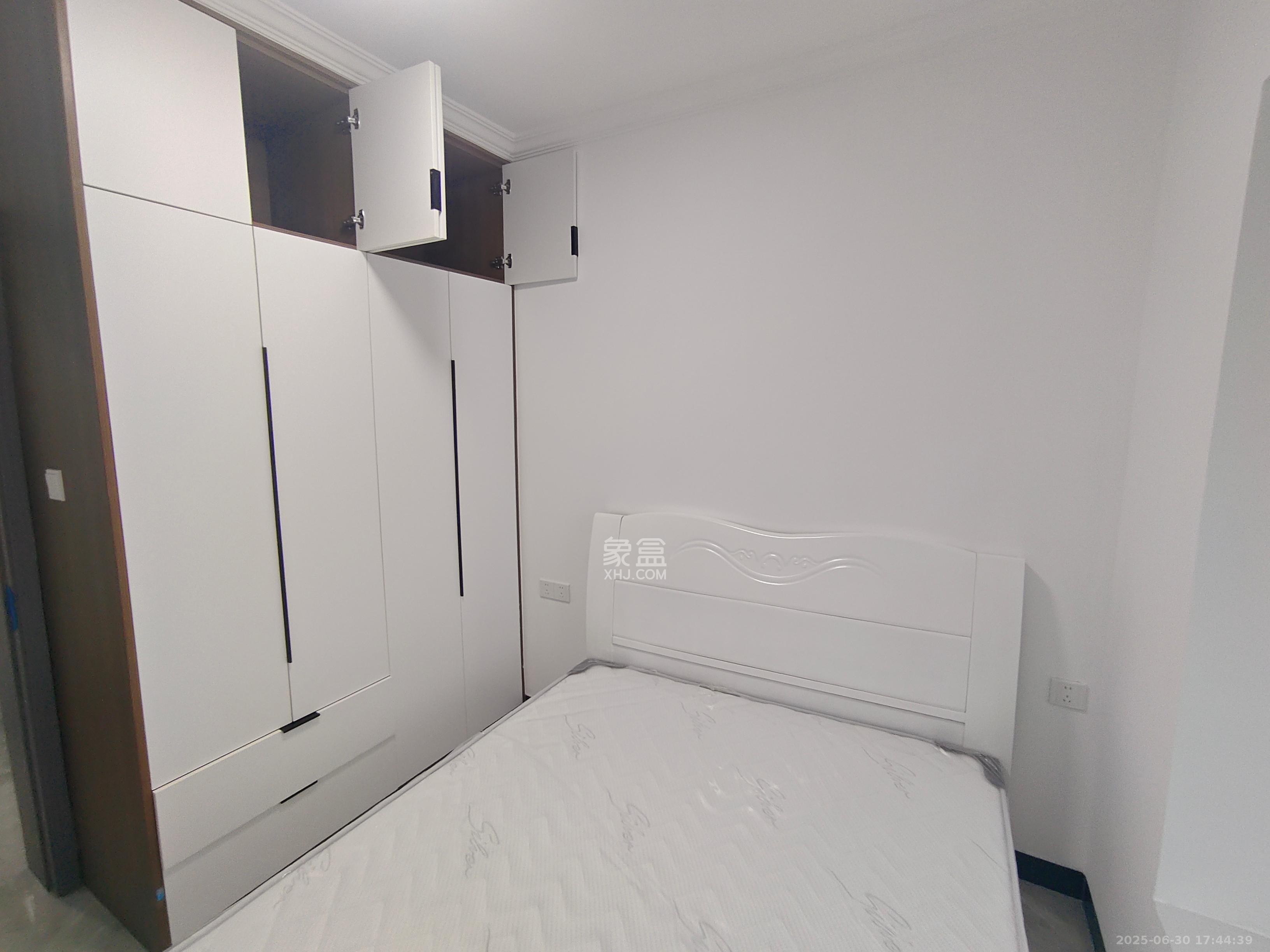 惟智园安置小区 3室2厅1卫 2900.0元/月 惟智园安置小区 3室2厅1卫 2900.0元/月室内图