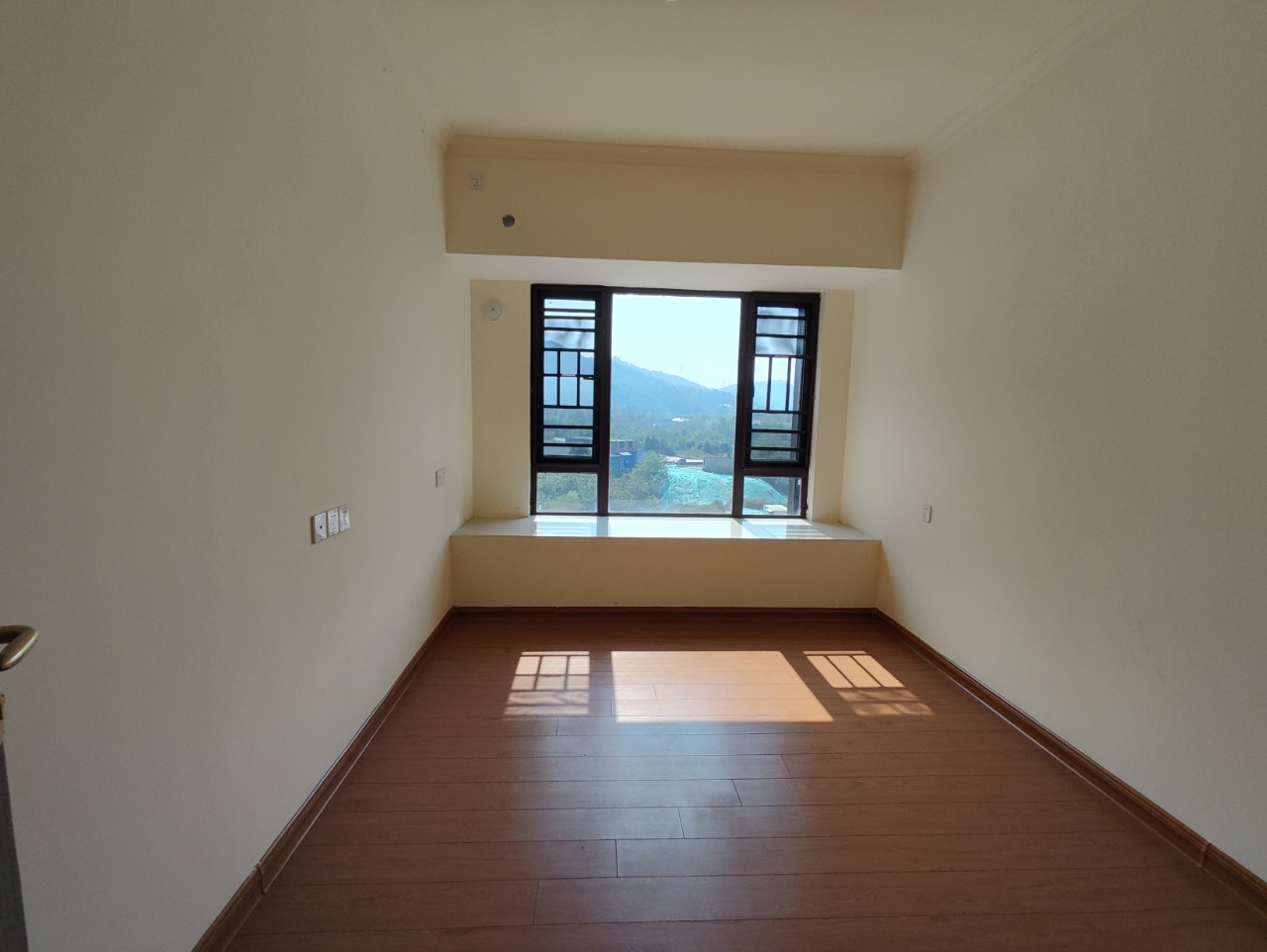 碧桂园豪园-二期  3室2厅2卫    1500.0元/月 碧桂园豪园-二期  3室2厅2卫    1500.0元/月室内图