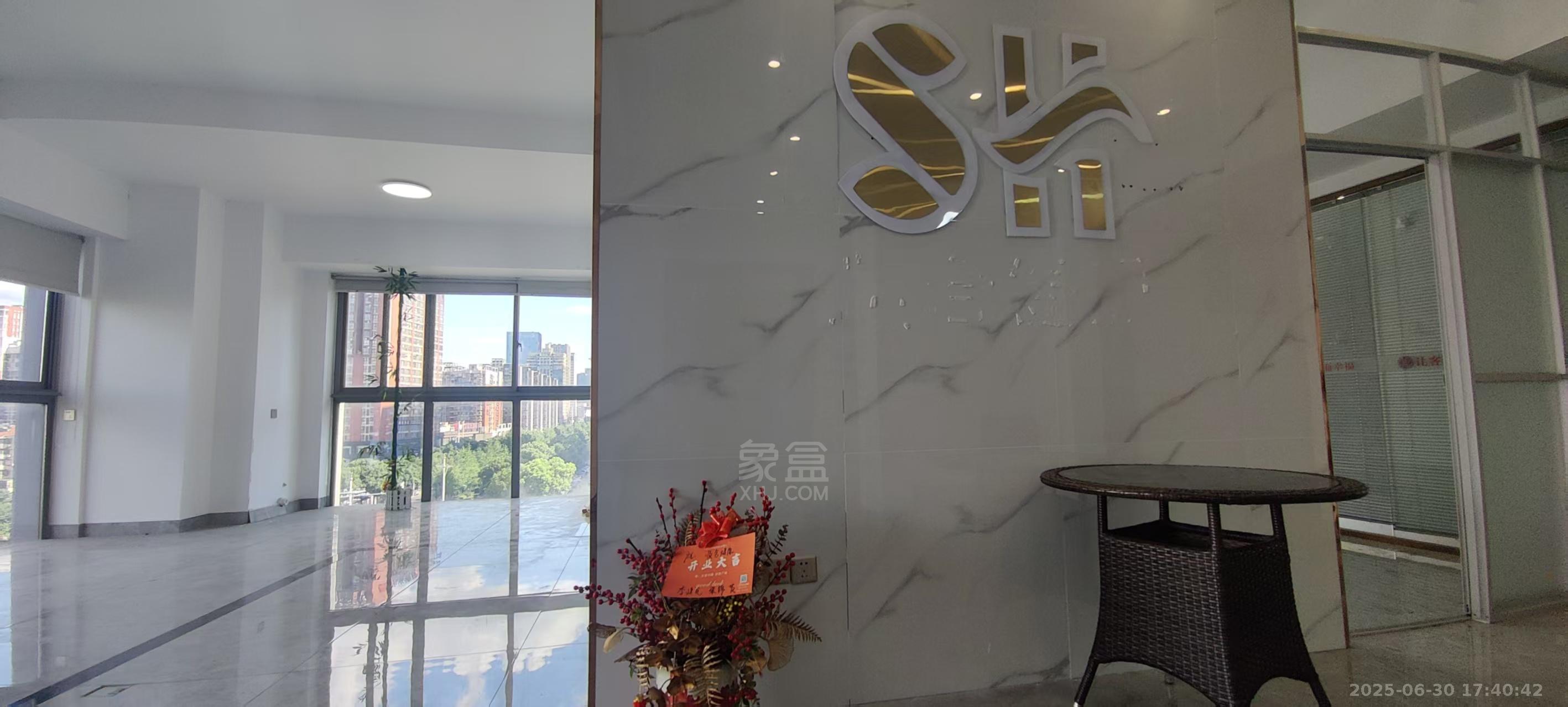 尚格广场 3室1厅1卫 6000.0元/月 尚格广场 3室1厅1卫 6000.0元/月室内图