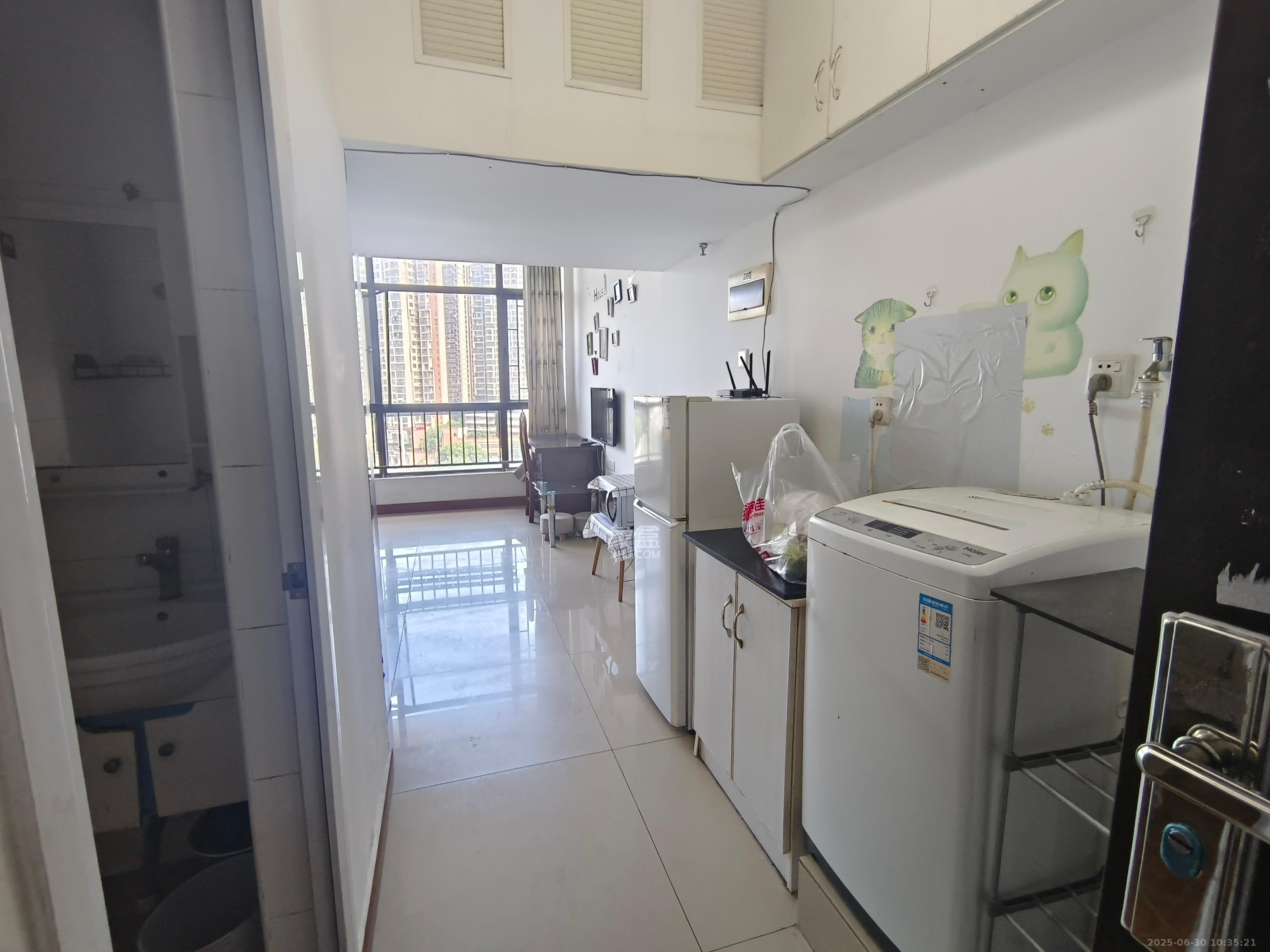 叠彩兰亭 1室1厅1卫 1300.0元/月 叠彩兰亭 1室1厅1卫 1300.0元/月室内图