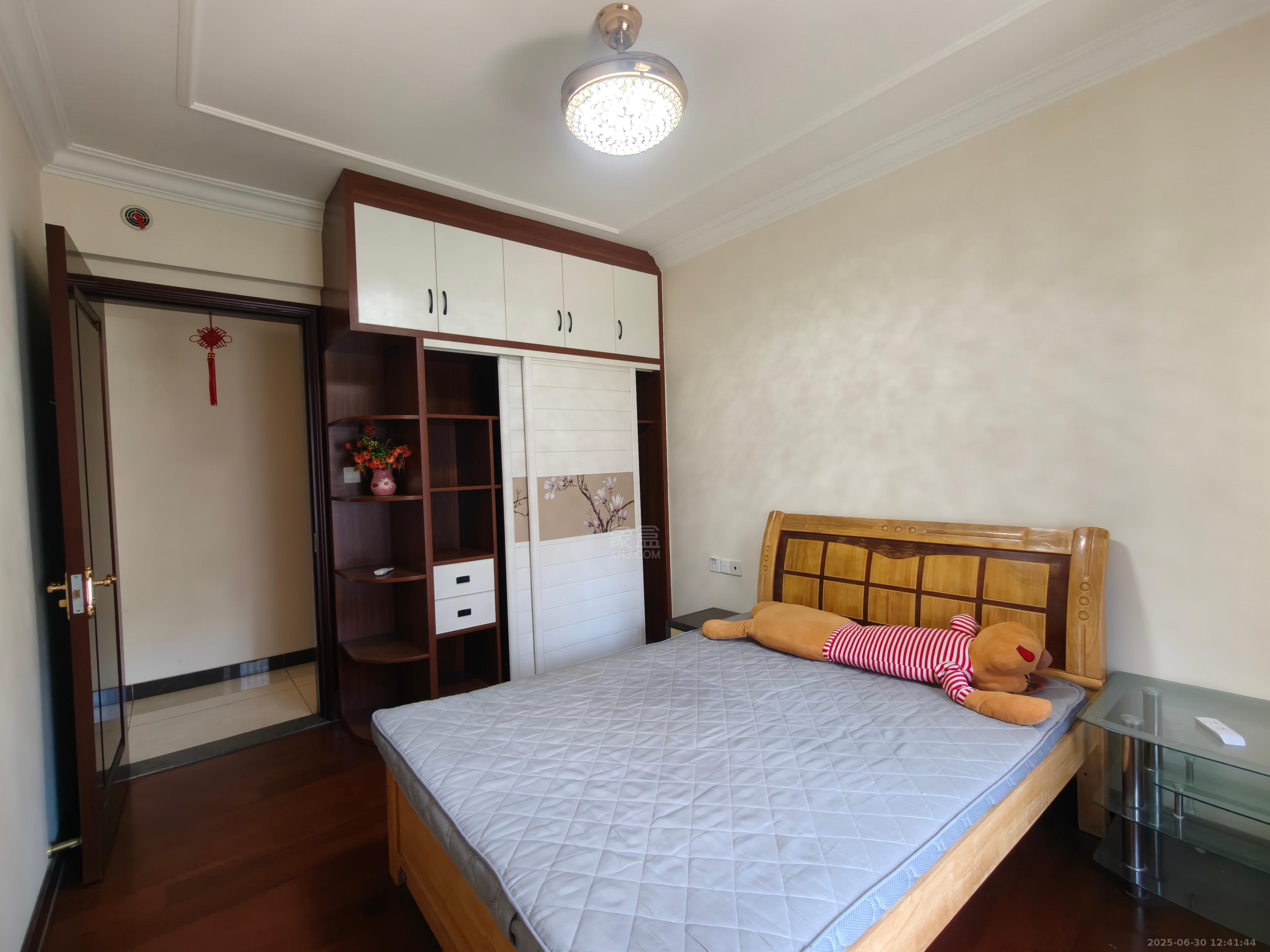 恒大华府 2室2厅1卫 1800.0元/月 恒大华府 2室2厅1卫 1800.0元/月室内图