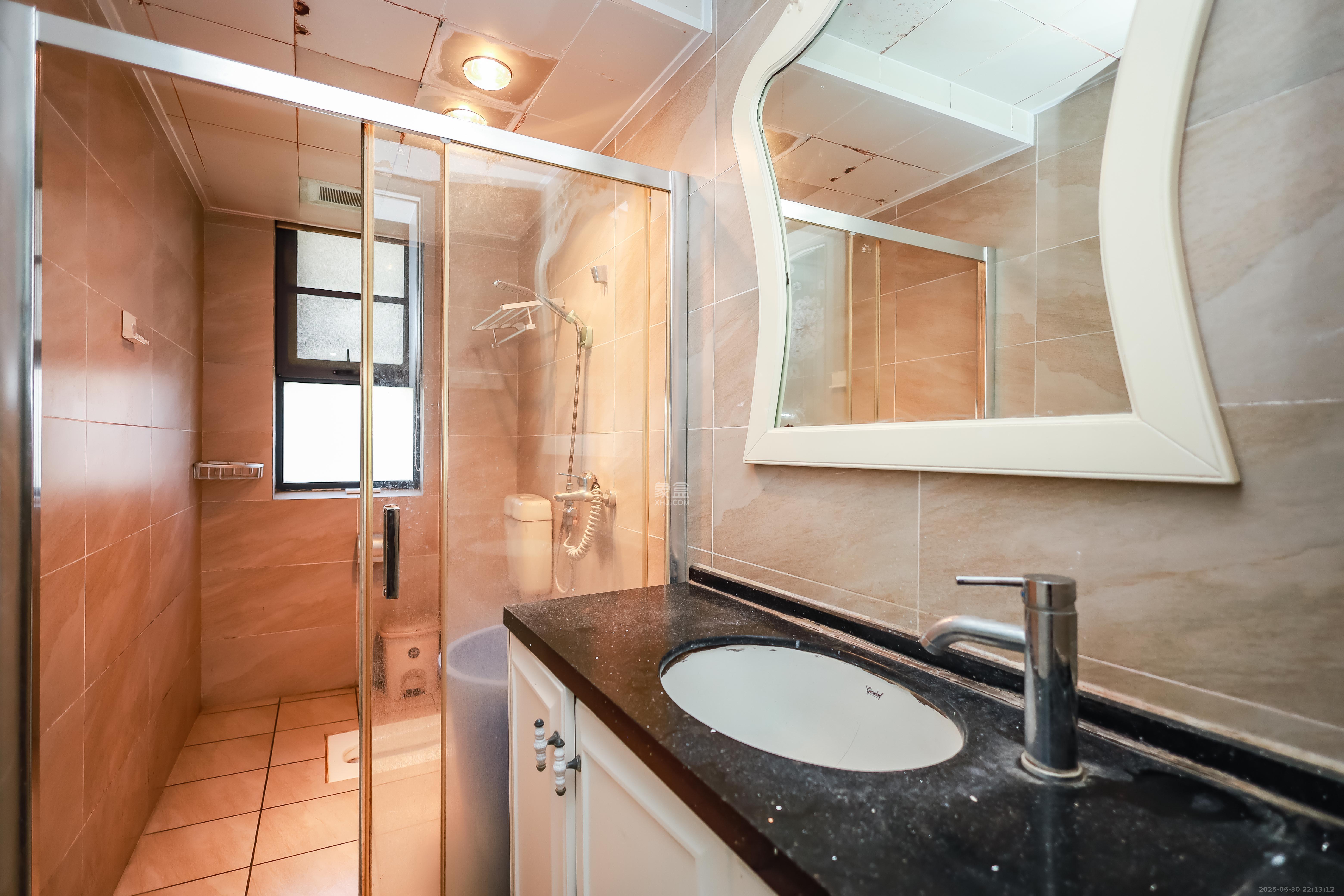 北京御园一二期(国泰嘉园) 3室2厅2卫 185.0万 北京御园一二期(国泰嘉园) 3室2厅2卫 185.0万卫生间