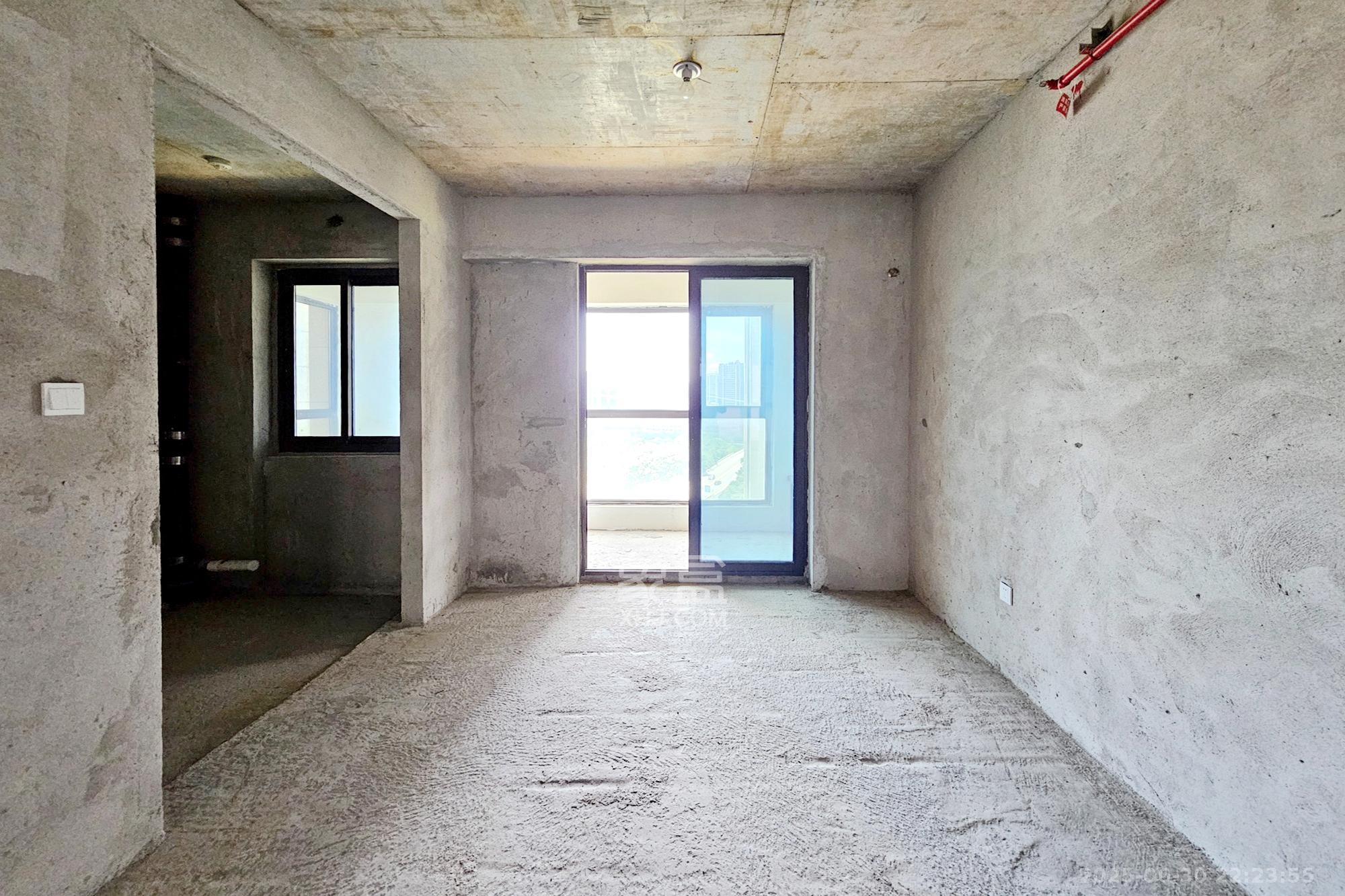 明昇壹城(明昇时代广场)二期 4室2厅3卫 210.0万 明昇壹城(明昇时代广场)二期 4室2厅3卫 210.0万客厅