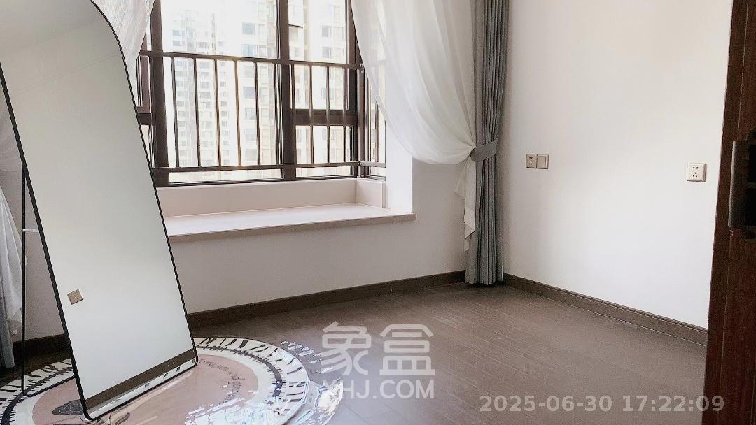 龙湖春江天玺  4室2厅2卫    6500.0元/月室内图