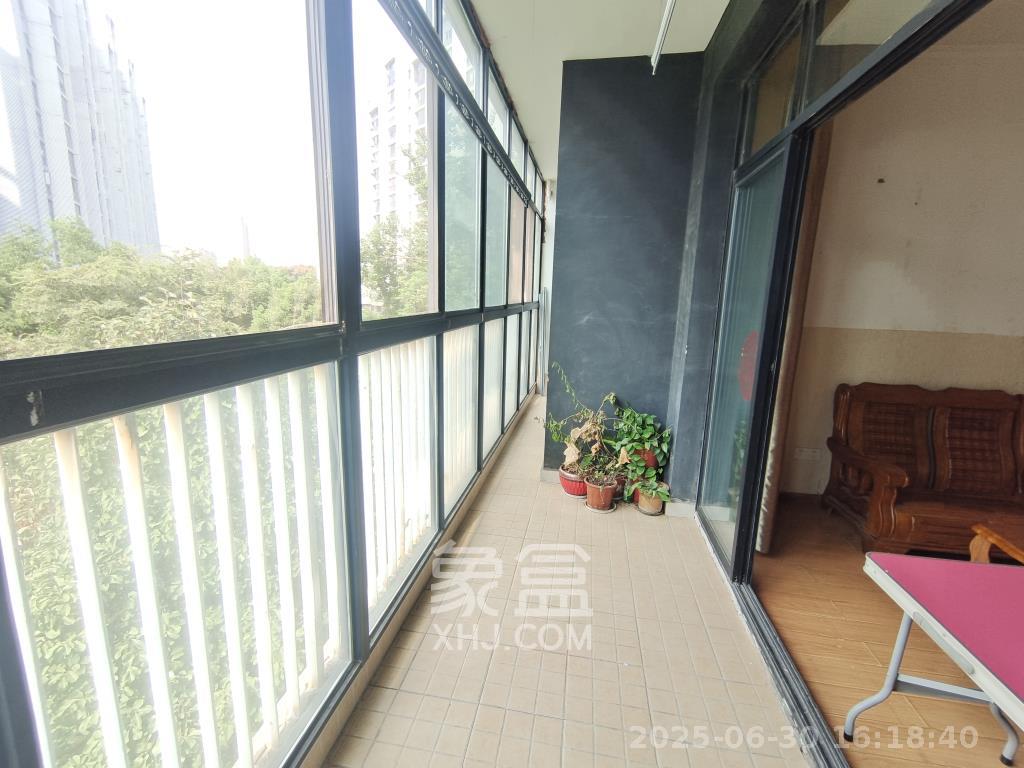 阳光100三期  4室2厅2卫   2800.00元/月室内图
