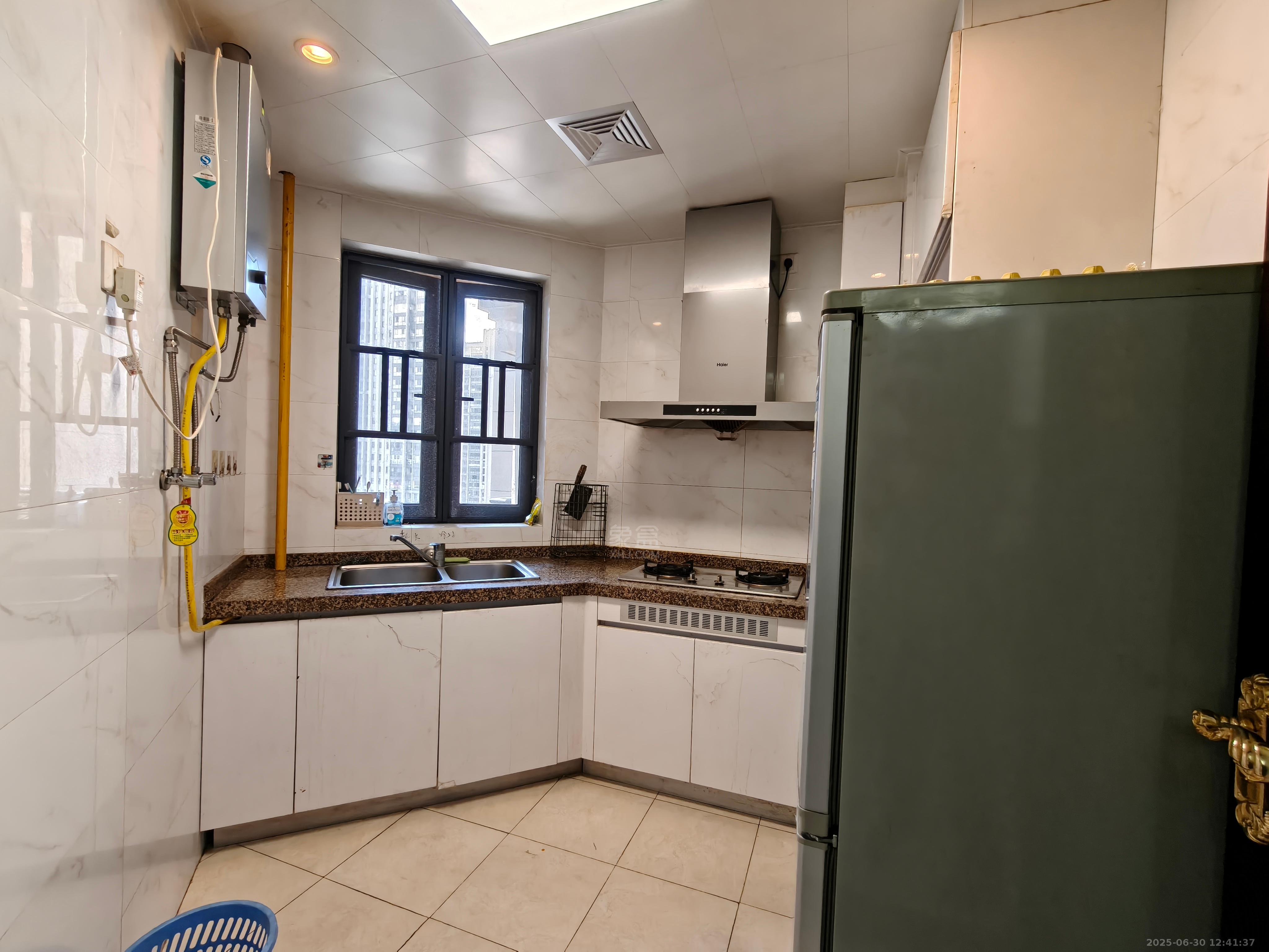 恒大华府 2室2厅1卫 1800.0元/月 恒大华府 2室2厅1卫 1800.0元/月室内图