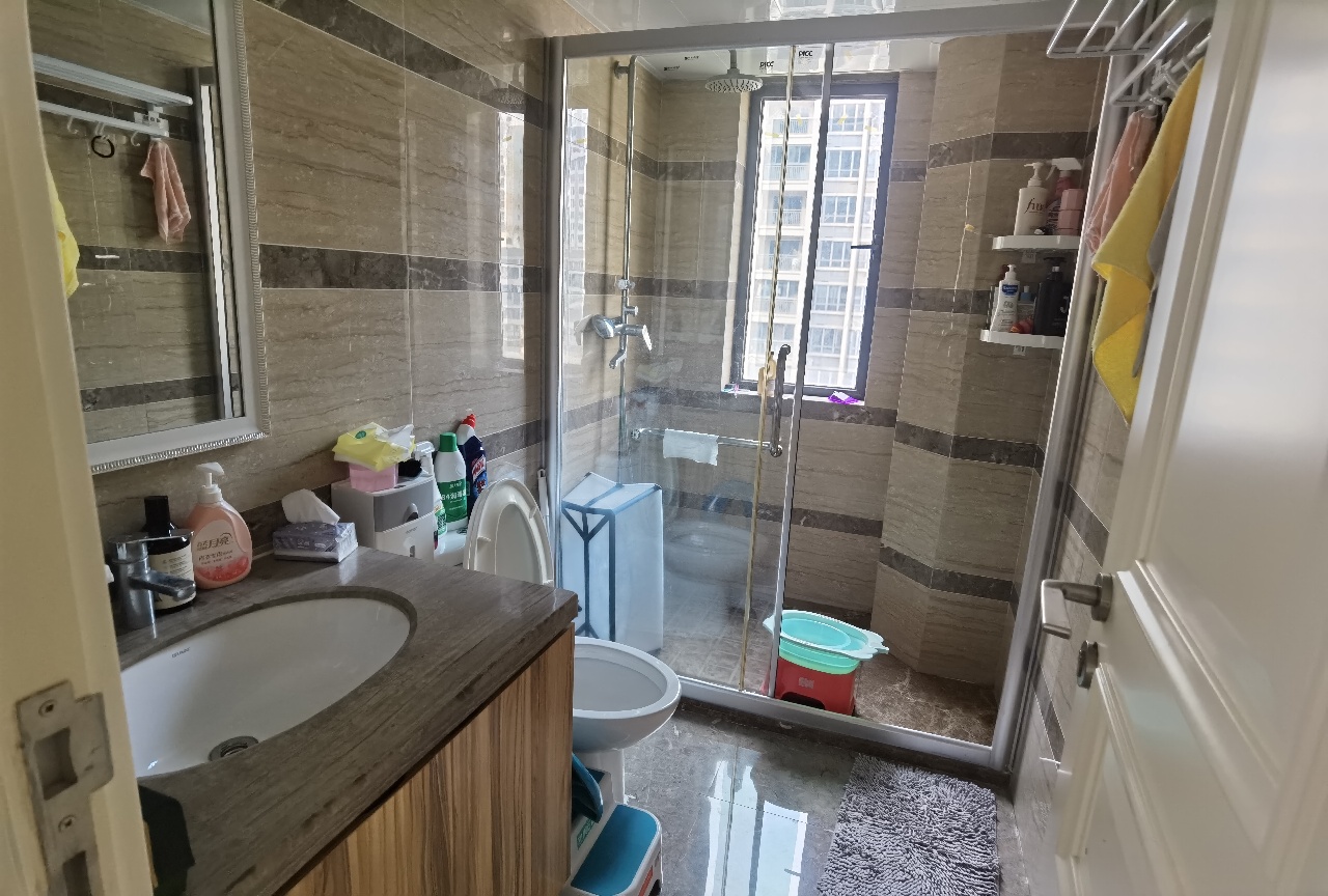 置地御海公馆  4室2厅2卫    160.0万 置地御海公馆  4室2厅2卫    160.0万室内图