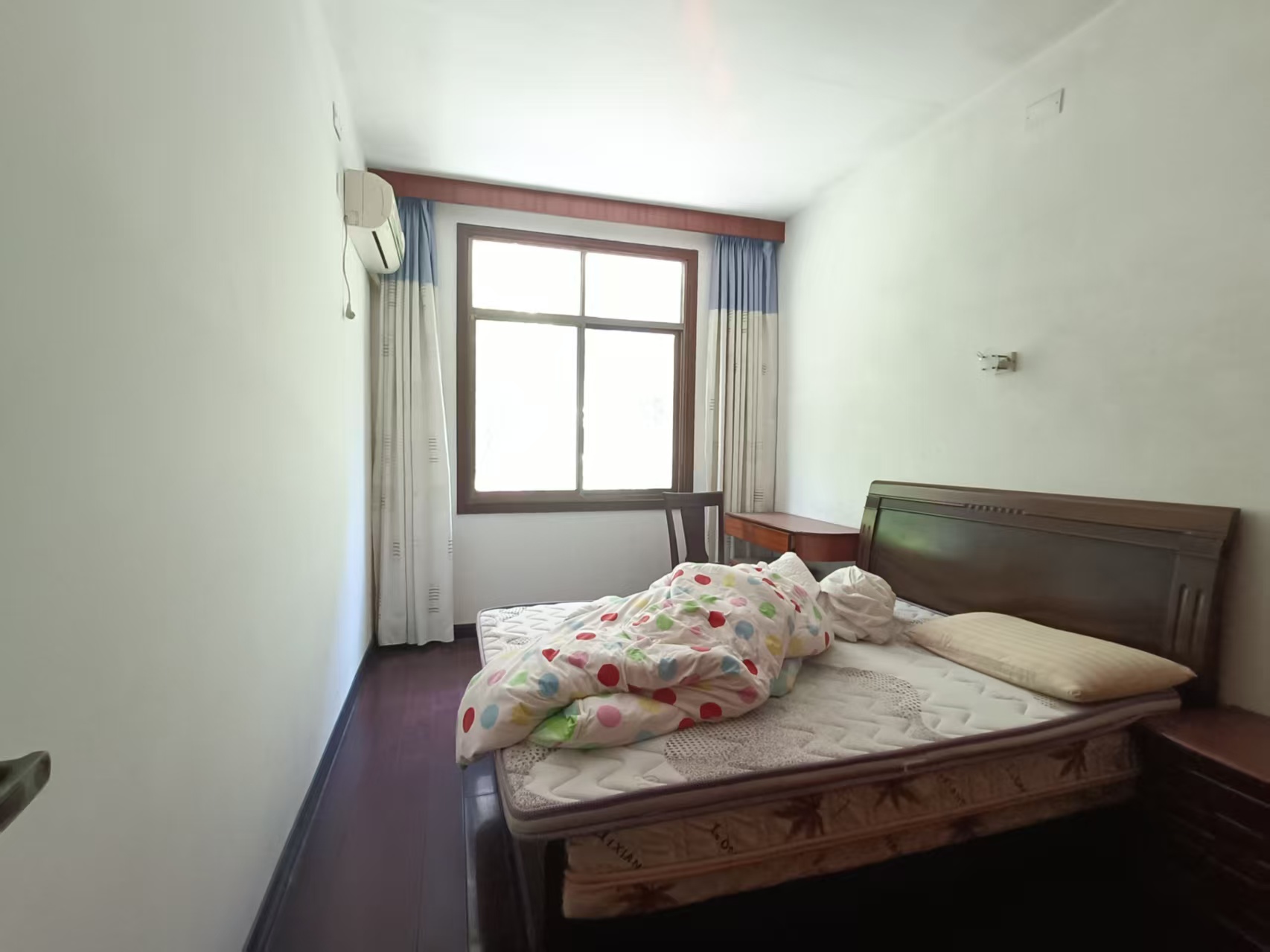 娄底一中教师新村 4室2厅2卫 65.8万 娄底一中教师新村 4室2厅2卫 65.8万客厅