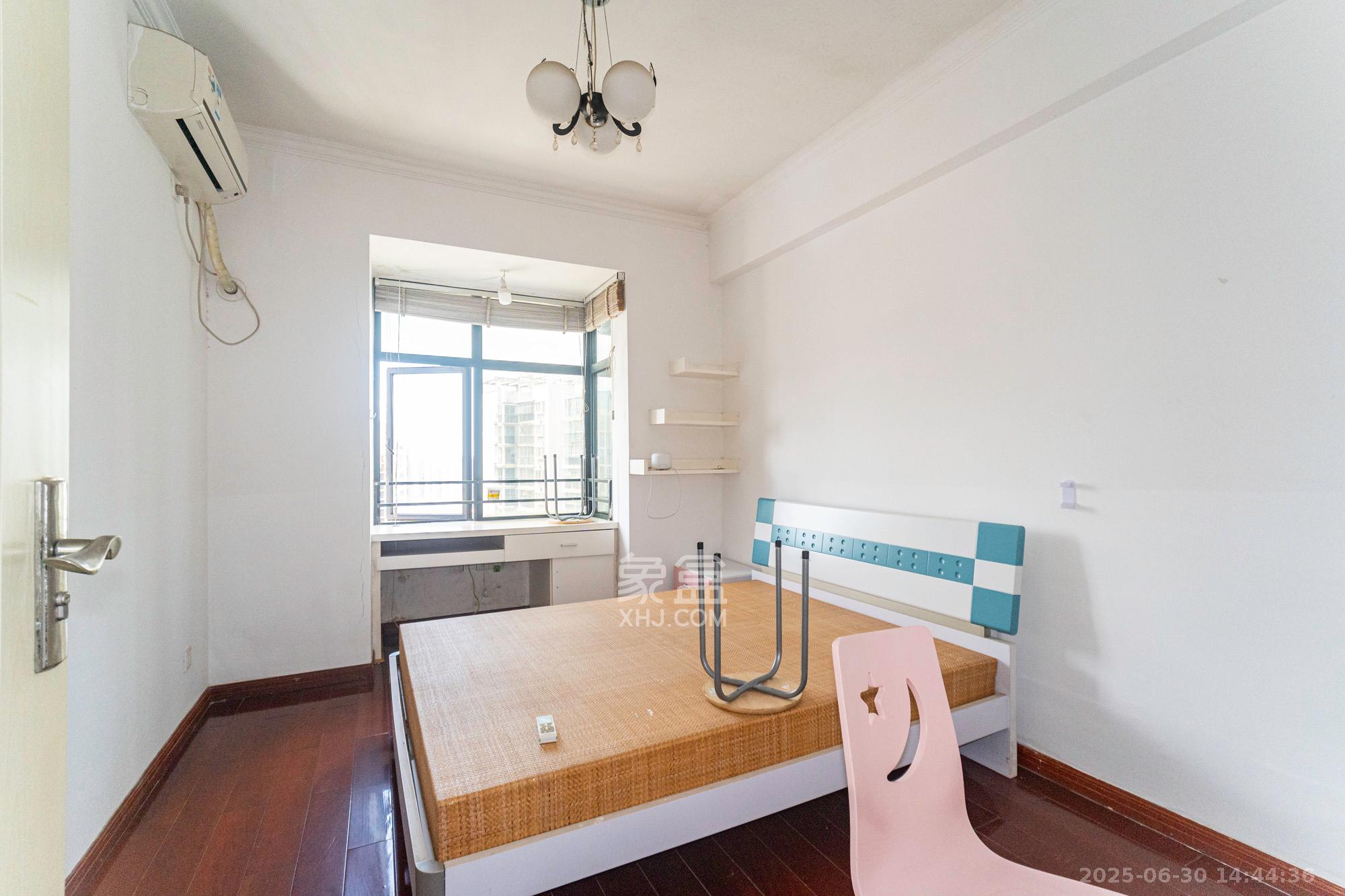 尚城 3室2厅2卫 76.0万 尚城 3室2厅2卫 76.0万卧室