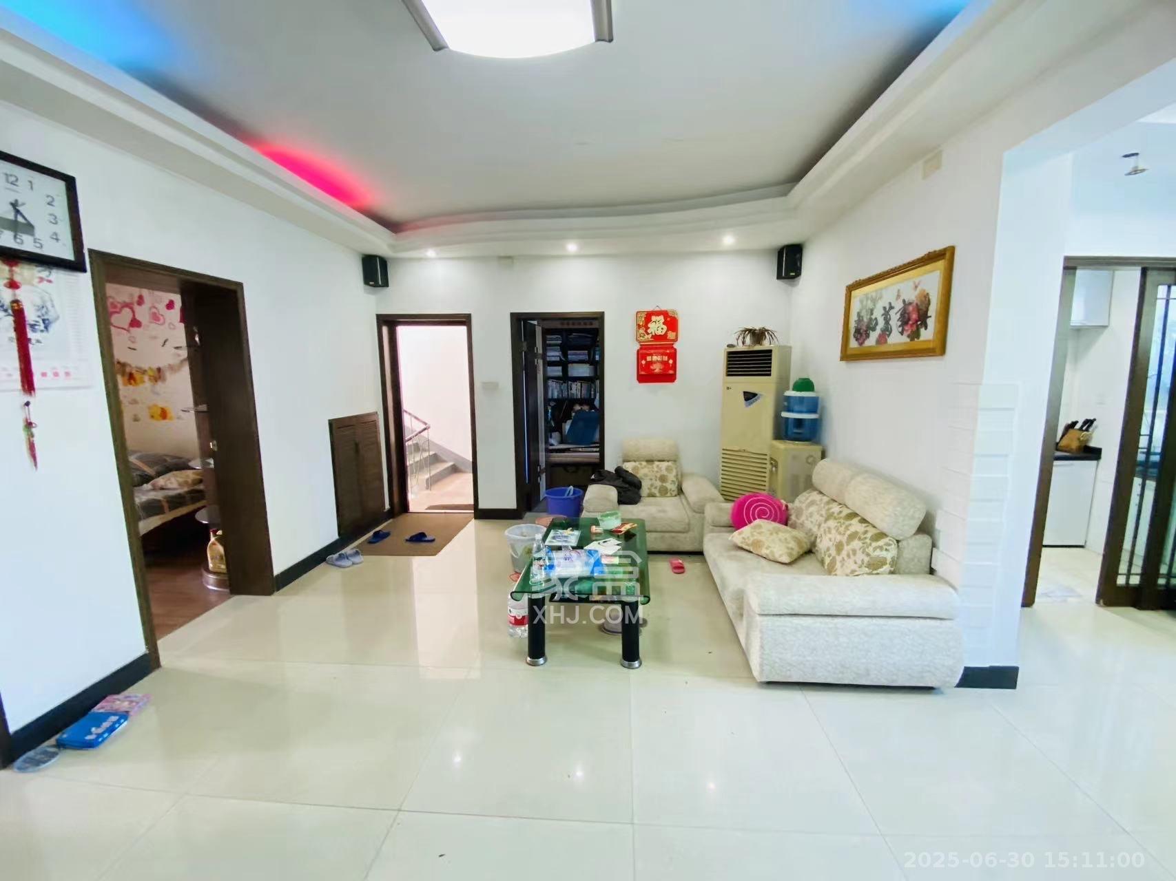 望岳村 3室1厅1卫 1400.0元/月 望岳村 3室1厅1卫 1400.0元/月室内图