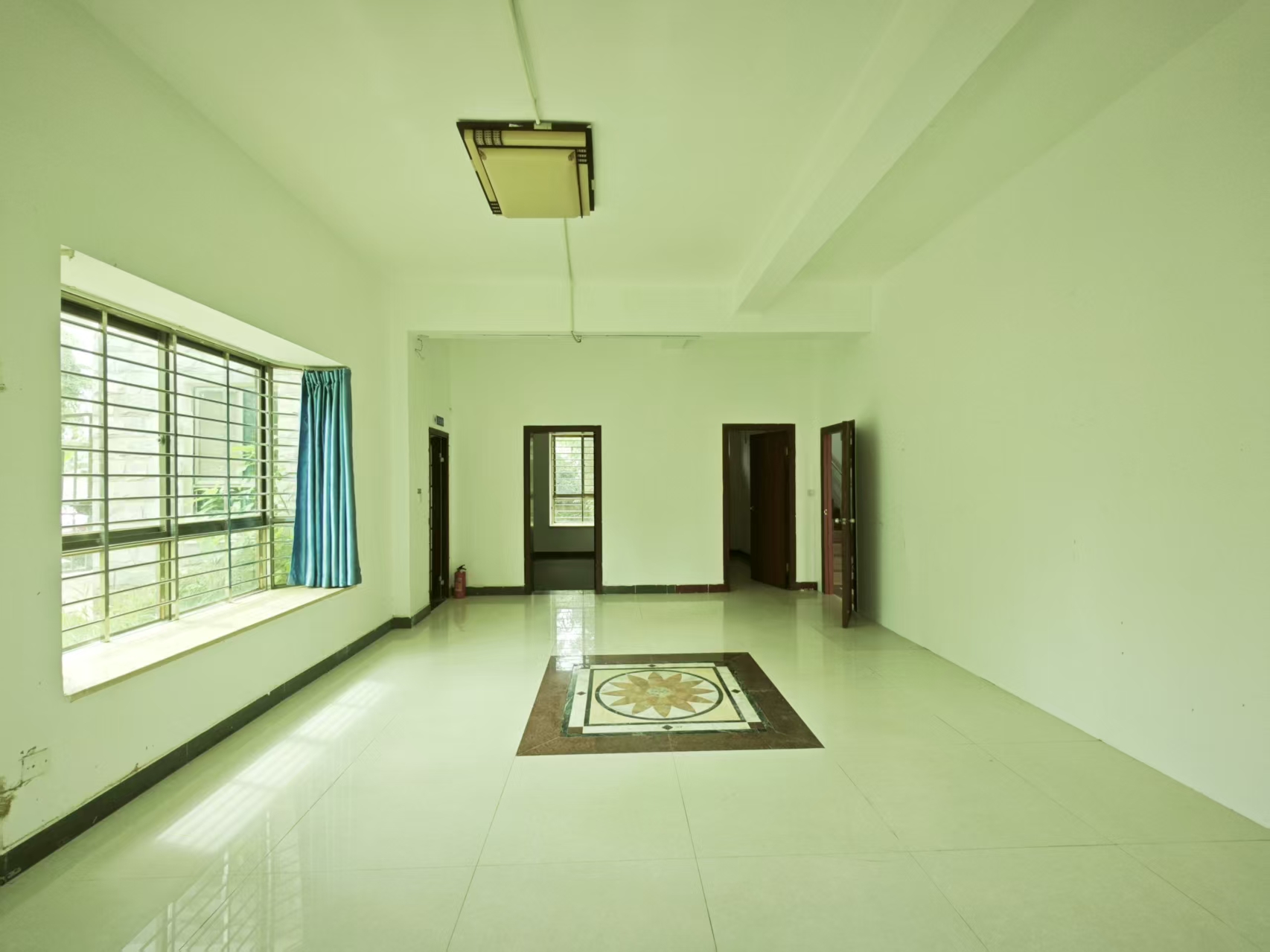 河琴湾温泉别墅 9室3厅4卫 20000.0元/月 河琴湾温泉别墅 9室3厅4卫 20000.0元/月室内图