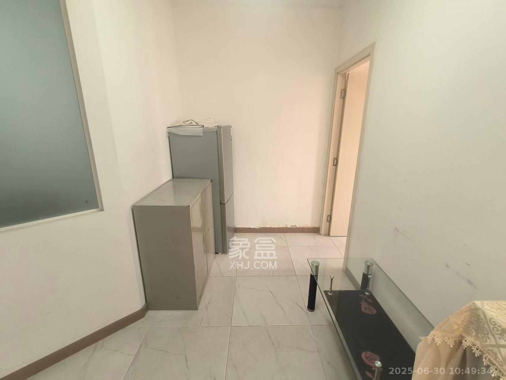 巧克力空间(建鸿达现代大厦) 1室1厅1卫 1100.0元/月 巧克力空间(建鸿达现代大厦) 1室1厅1卫 1100.0元/月室内图