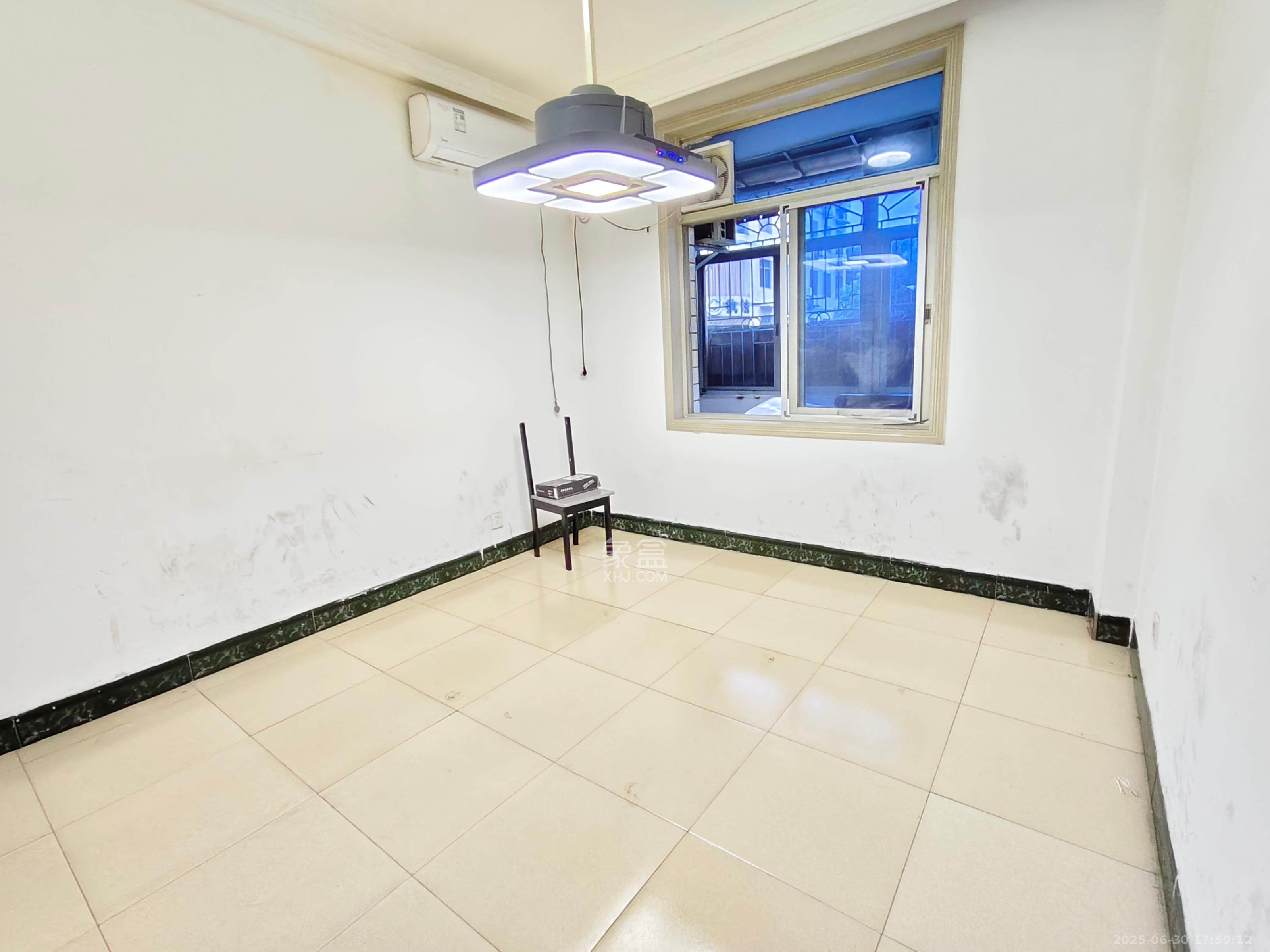 马王堆陶瓷城新合区  2室2厅1卫    2200.0元/月 马王堆陶瓷城新合区  2室2厅1卫    2200.0元/月室内图