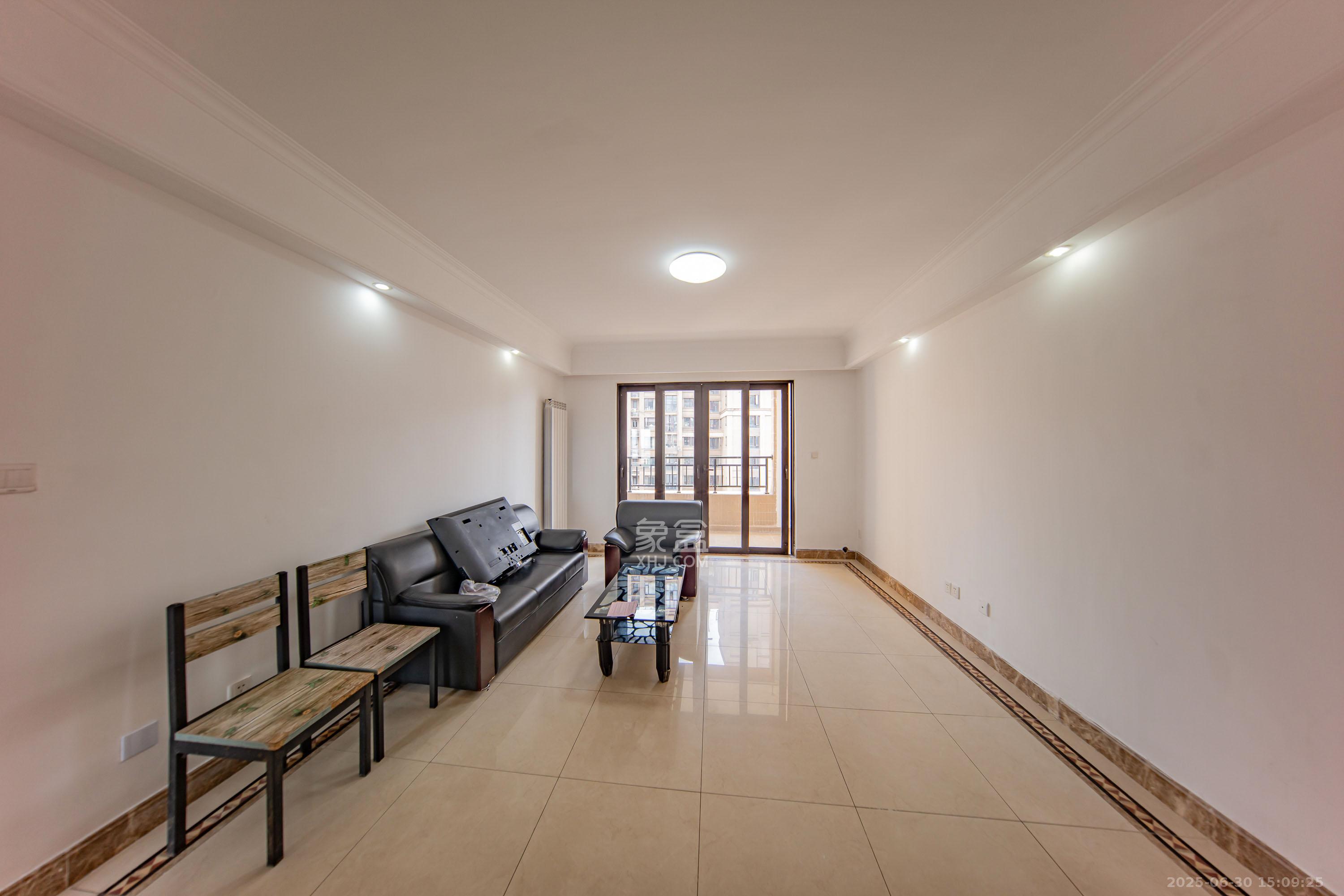 中海国际一期  4室2厅2卫    2500.0元/月 中海国际一期  4室2厅2卫    2500.0元/月室内图