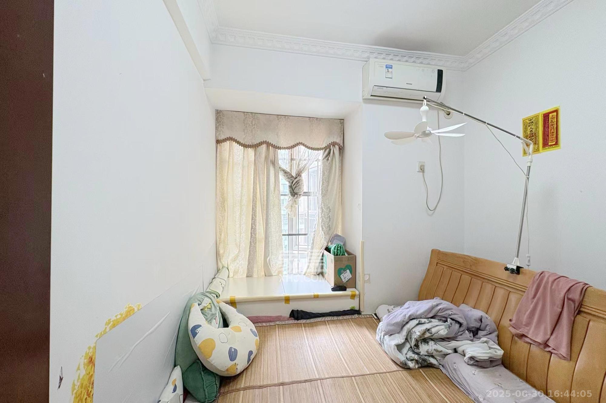 凯通国际城(凯通朝庭) 2室2厅1卫 45.0万 凯通国际城(凯通朝庭) 2室2厅1卫 45.0万卧室