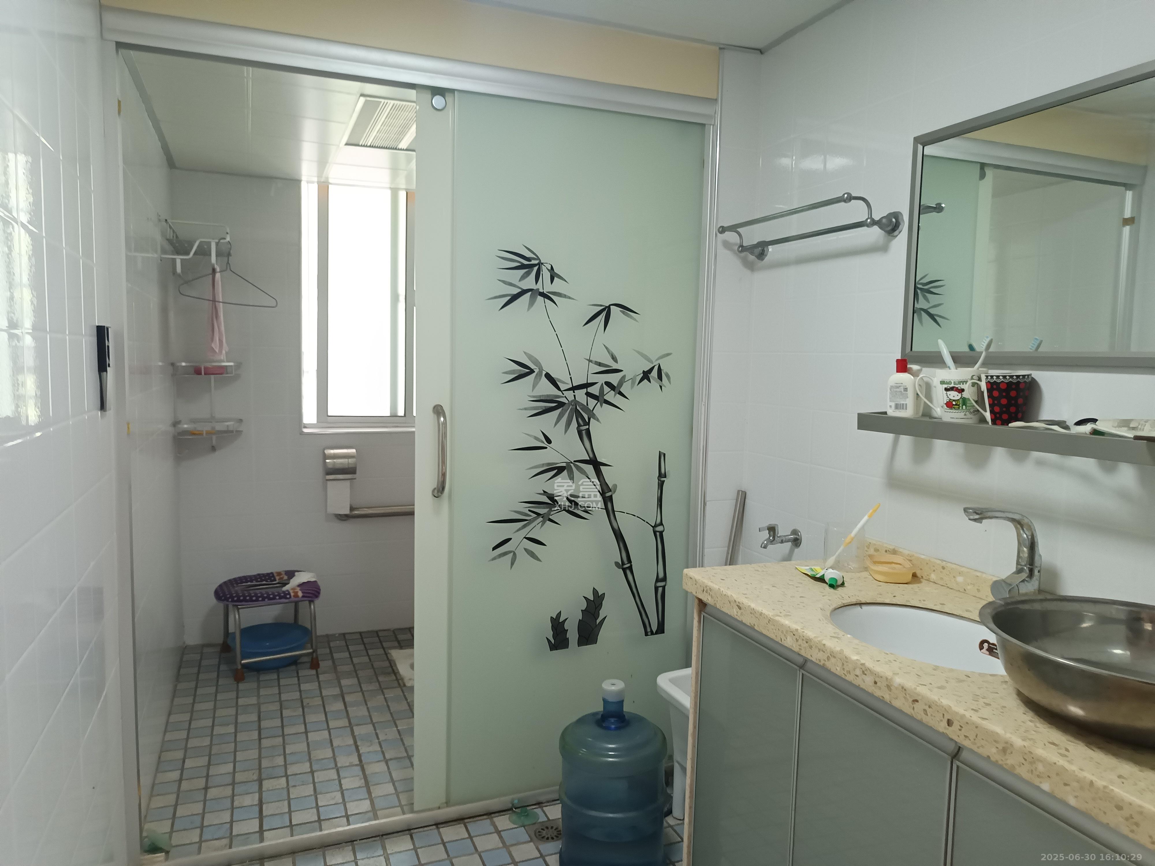 红树湾 3室2厅2卫 2000.0元/月 红树湾 3室2厅2卫 2000.0元/月室内图