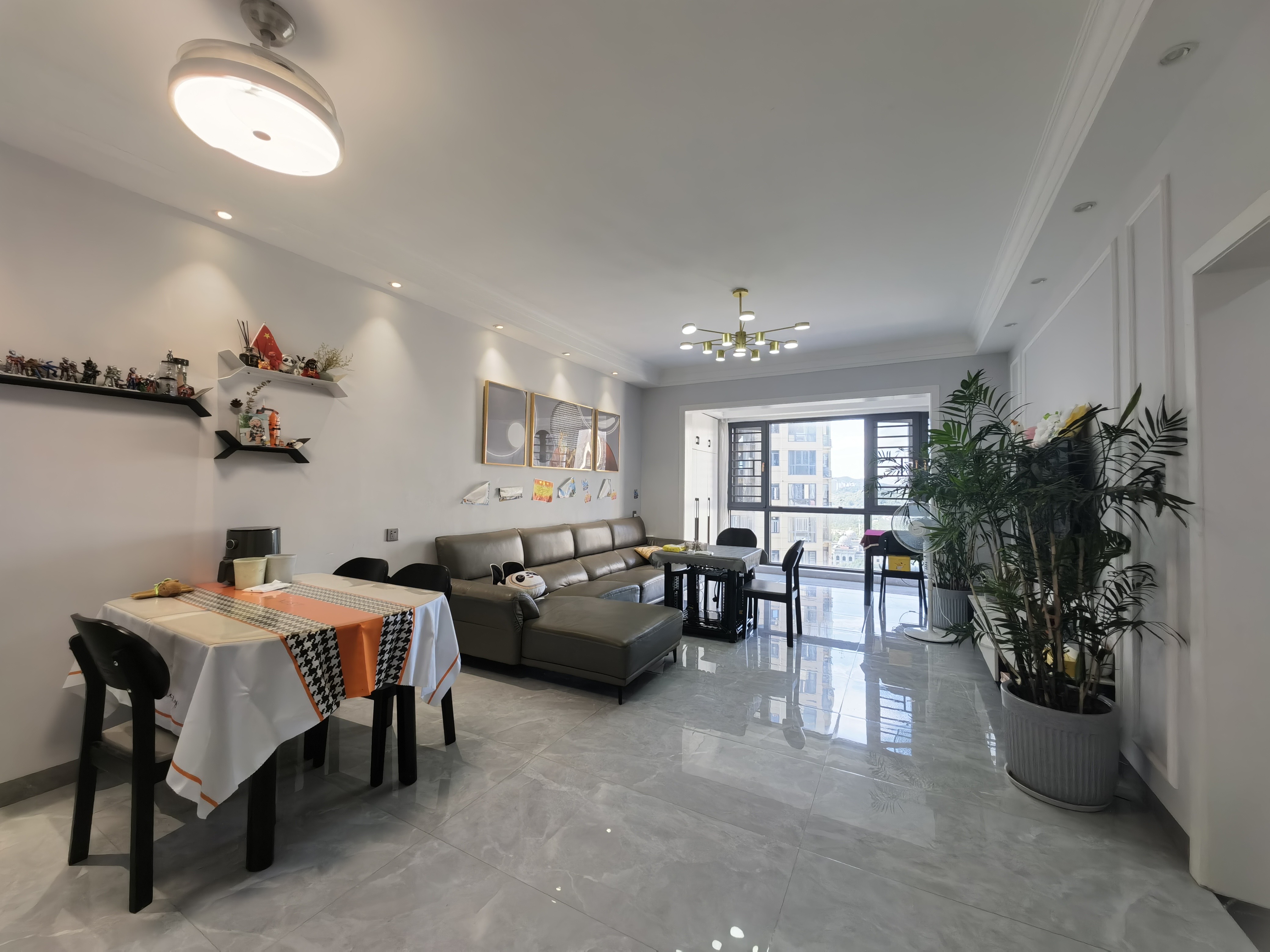 五江碧桂园城市广场 3室2厅2卫 69.8万 五江碧桂园城市广场 3室2厅2卫 69.8万客厅