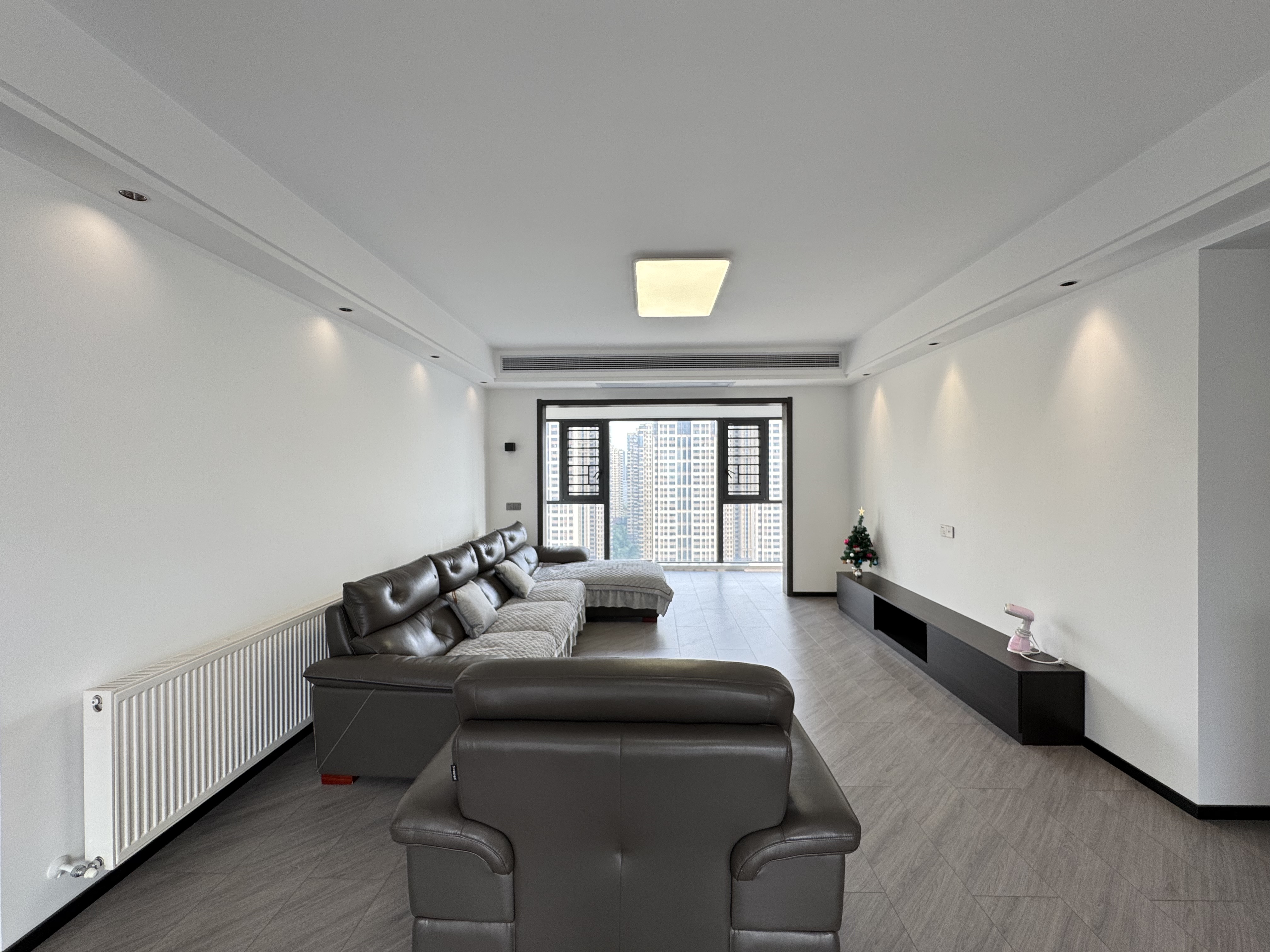 香江豪苑 3室2厅2卫 81.8万 香江豪苑 3室2厅2卫 81.8万室内图